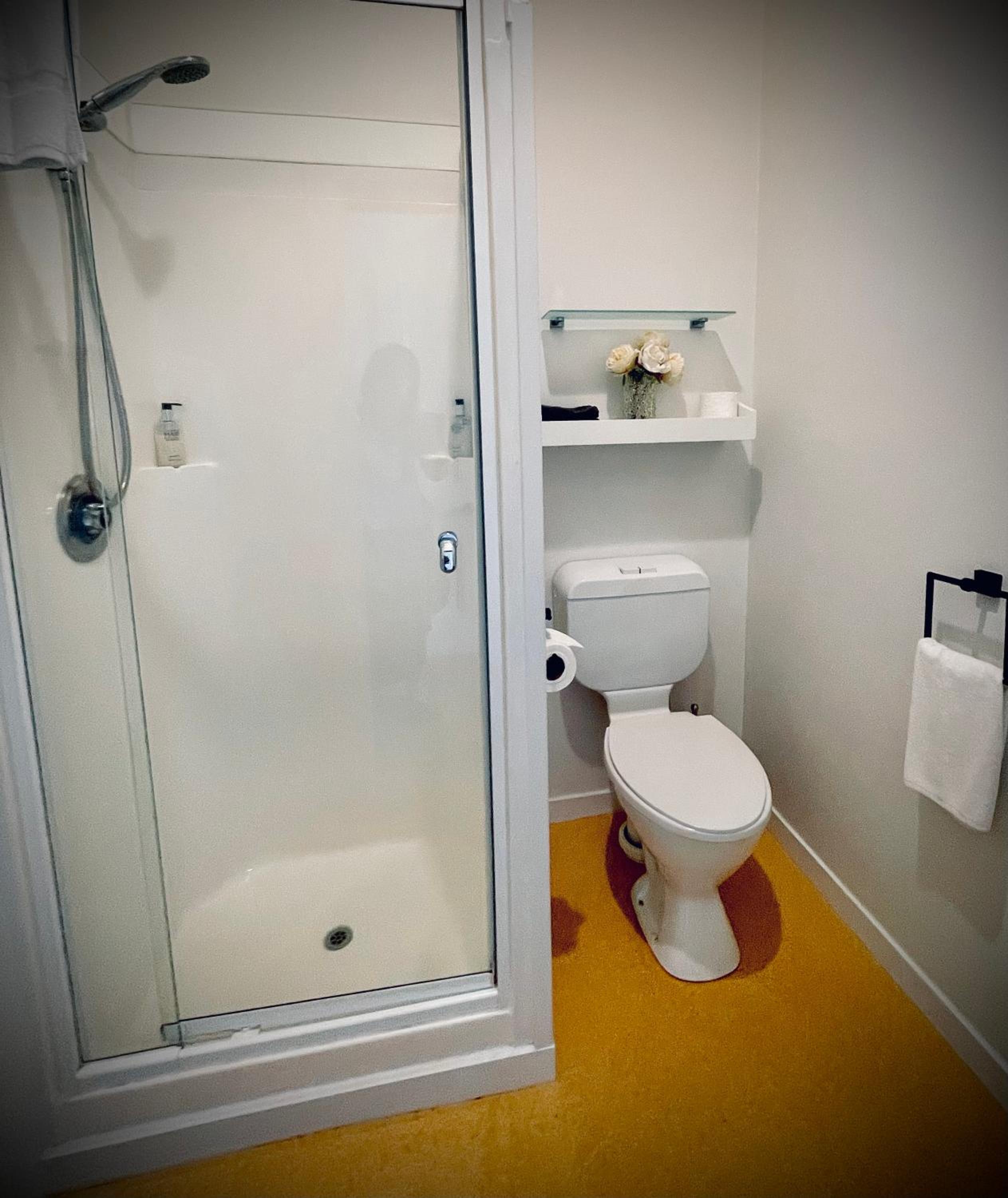 Queen Room - Photo 8