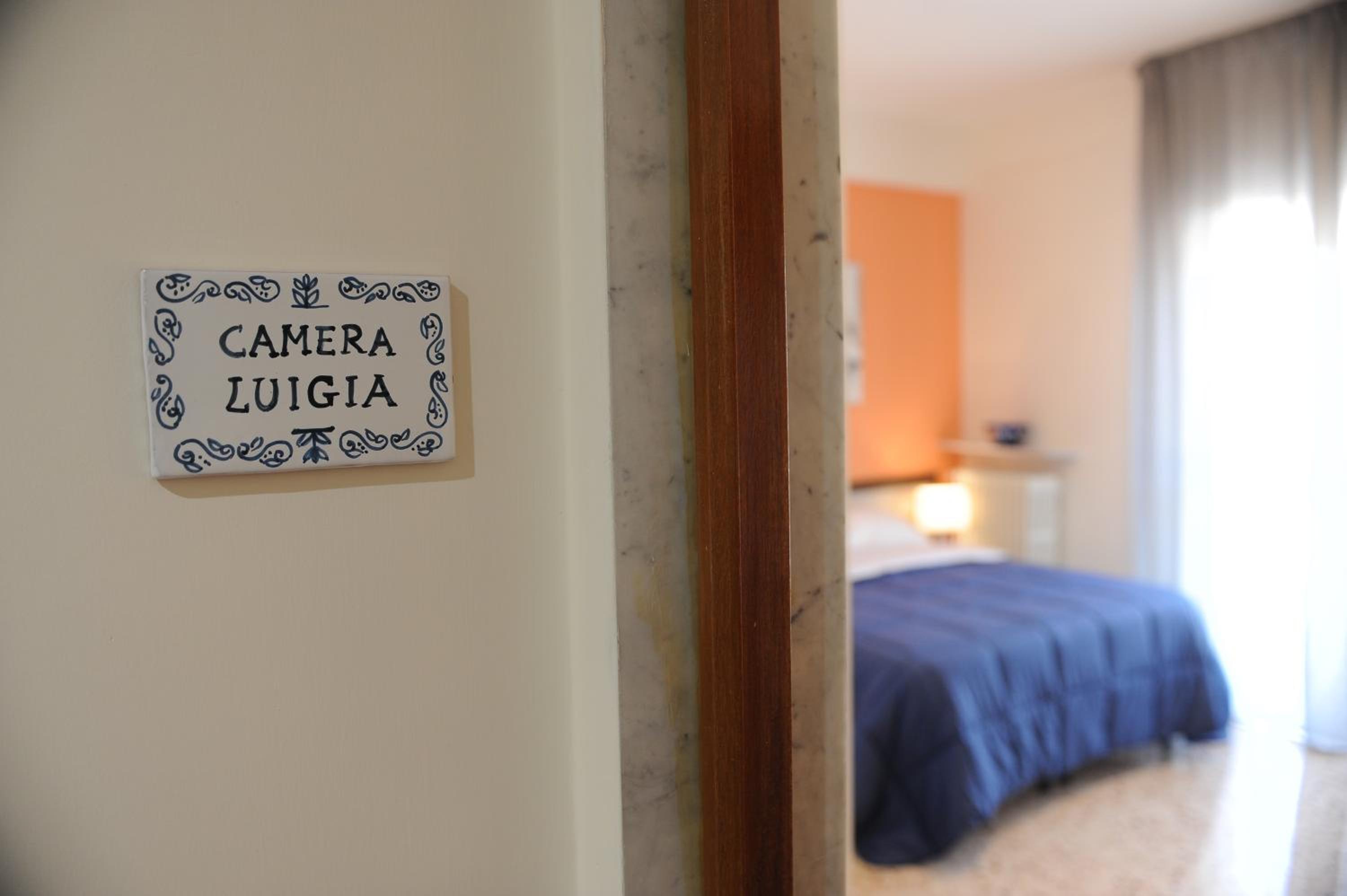 Junior Suite with Balcony and View - Photo 24
