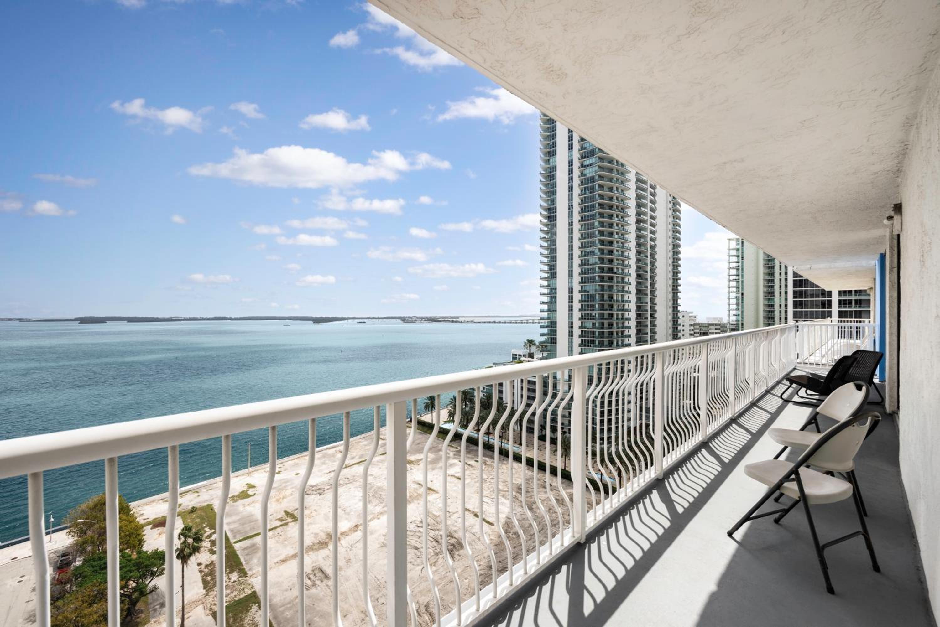 Apartment with View and Balcony photo 2