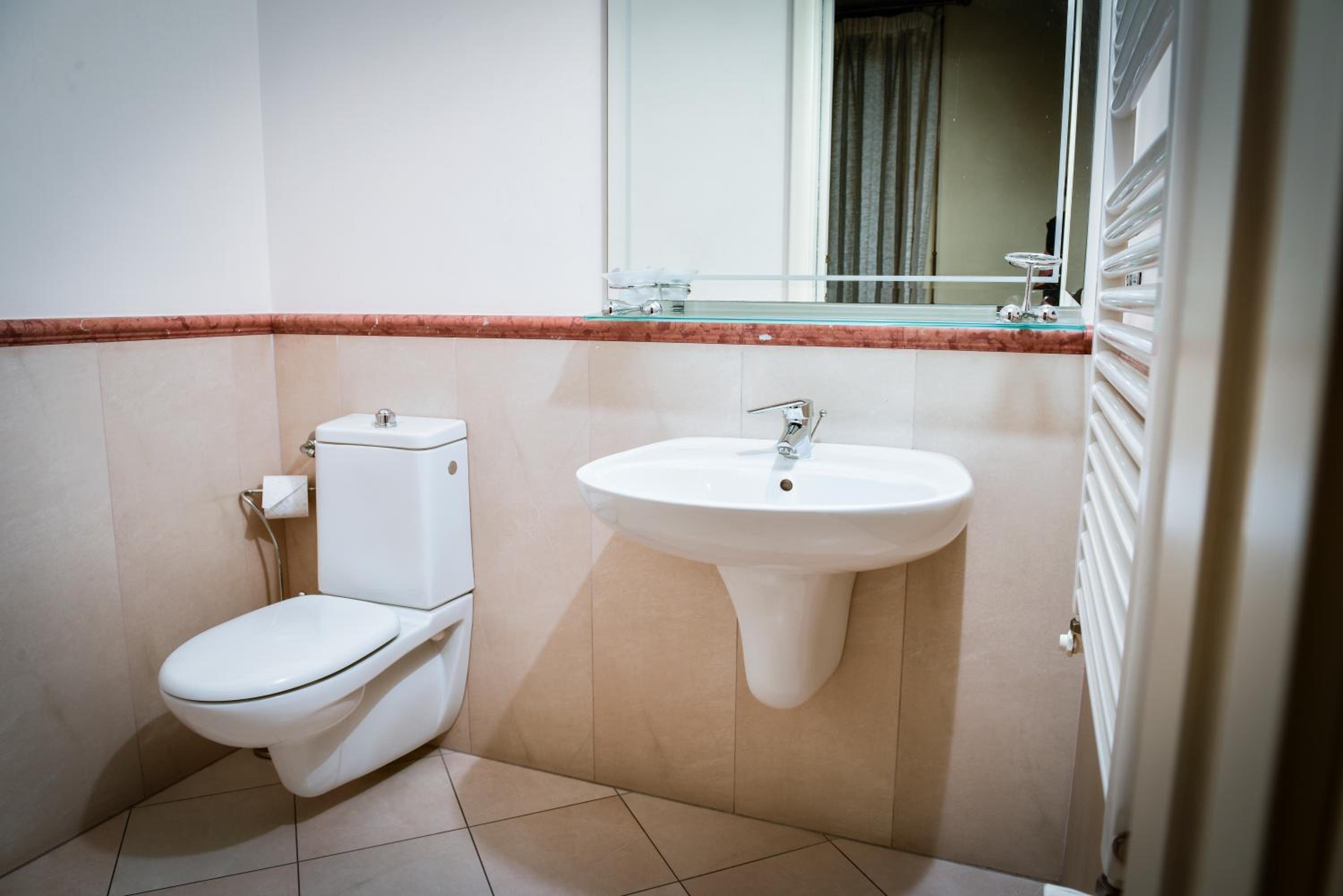 Double Room - Photo 2