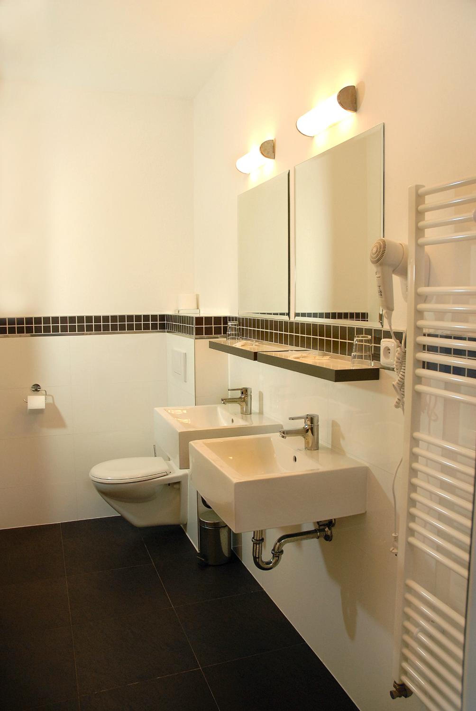Quadruple Room - Photo 5