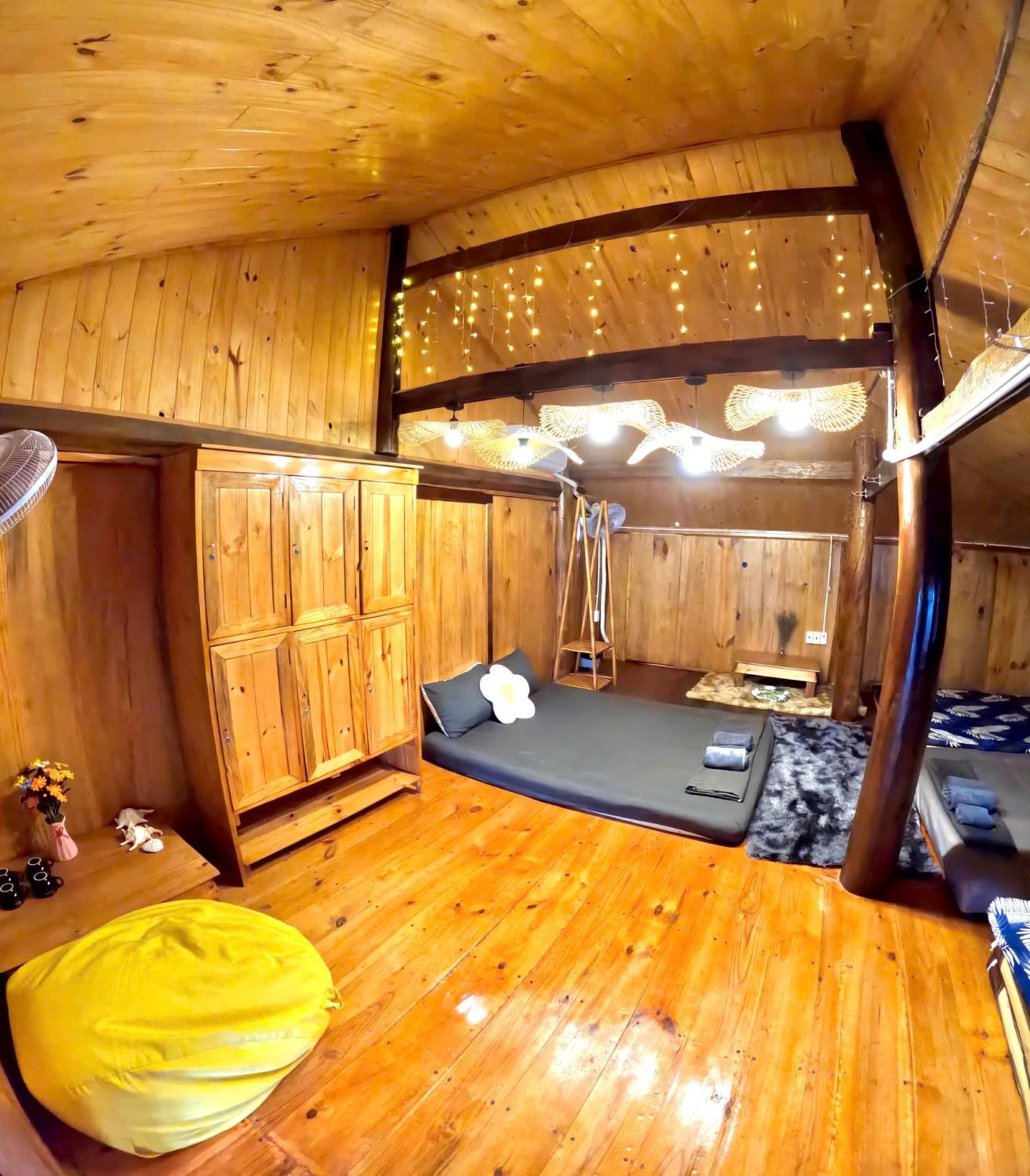 Bed in 6-Bed Dormitory Room photo 1