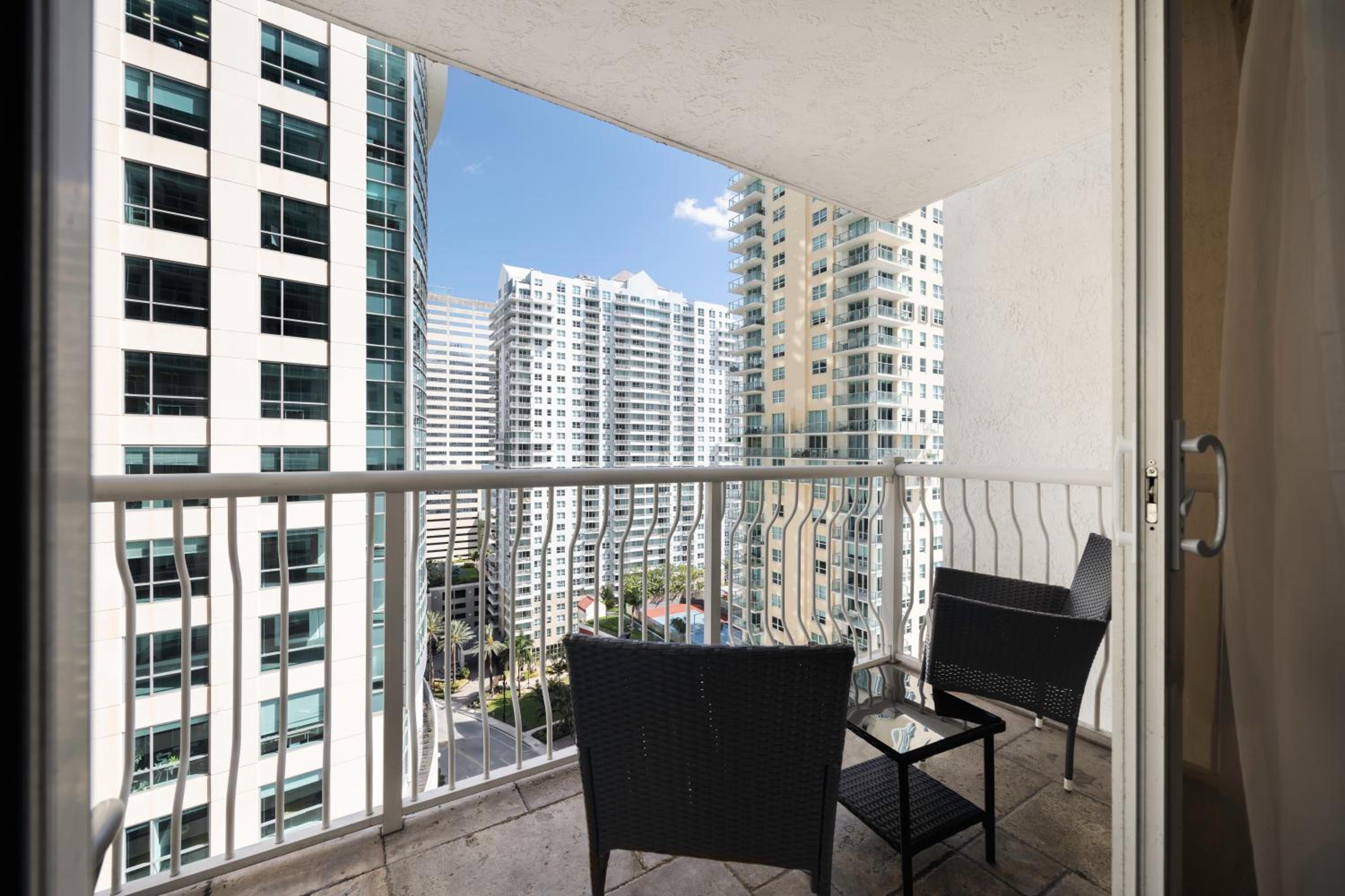 Apartment with Balcony photo 2