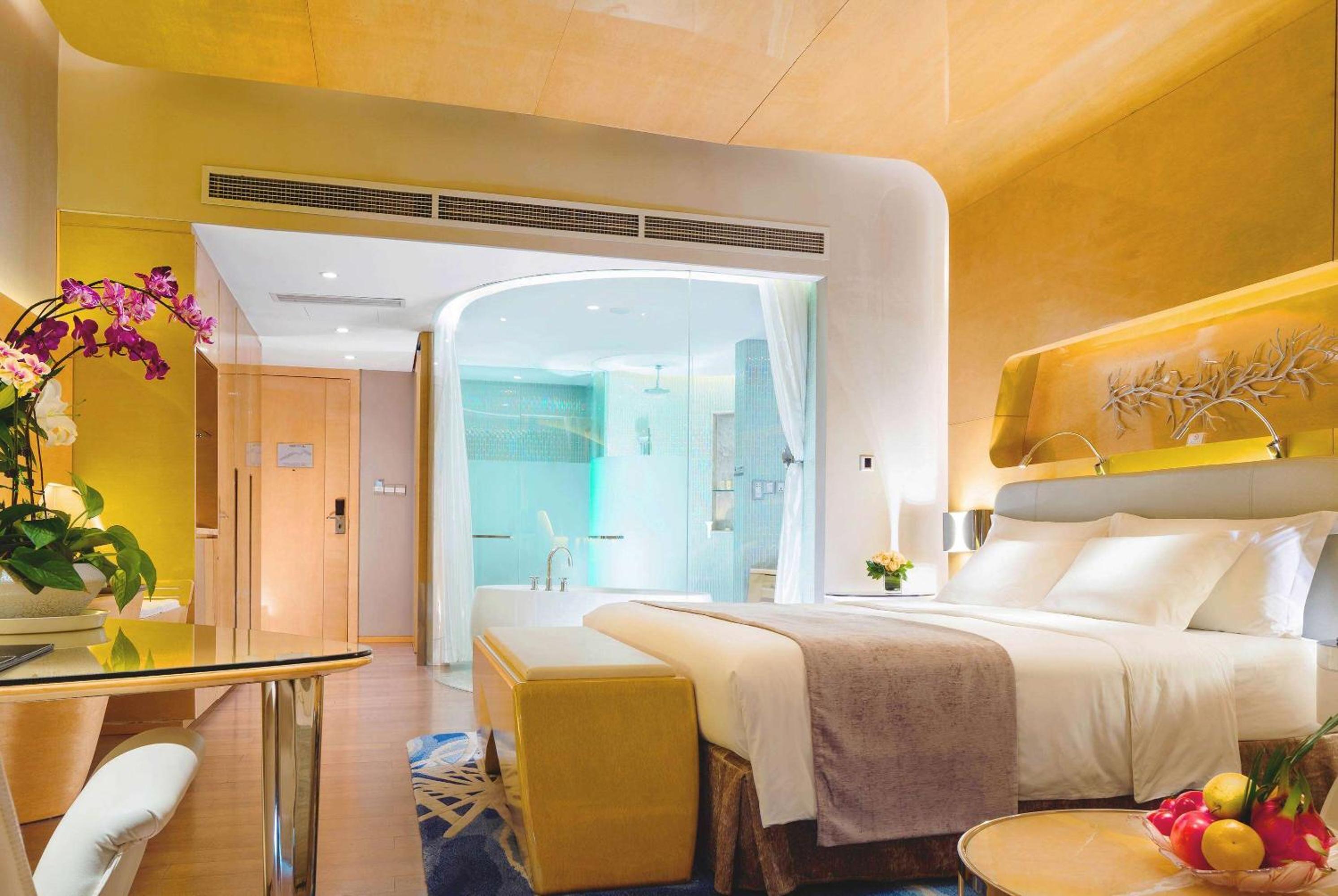 Deluxe King Room with Sea View