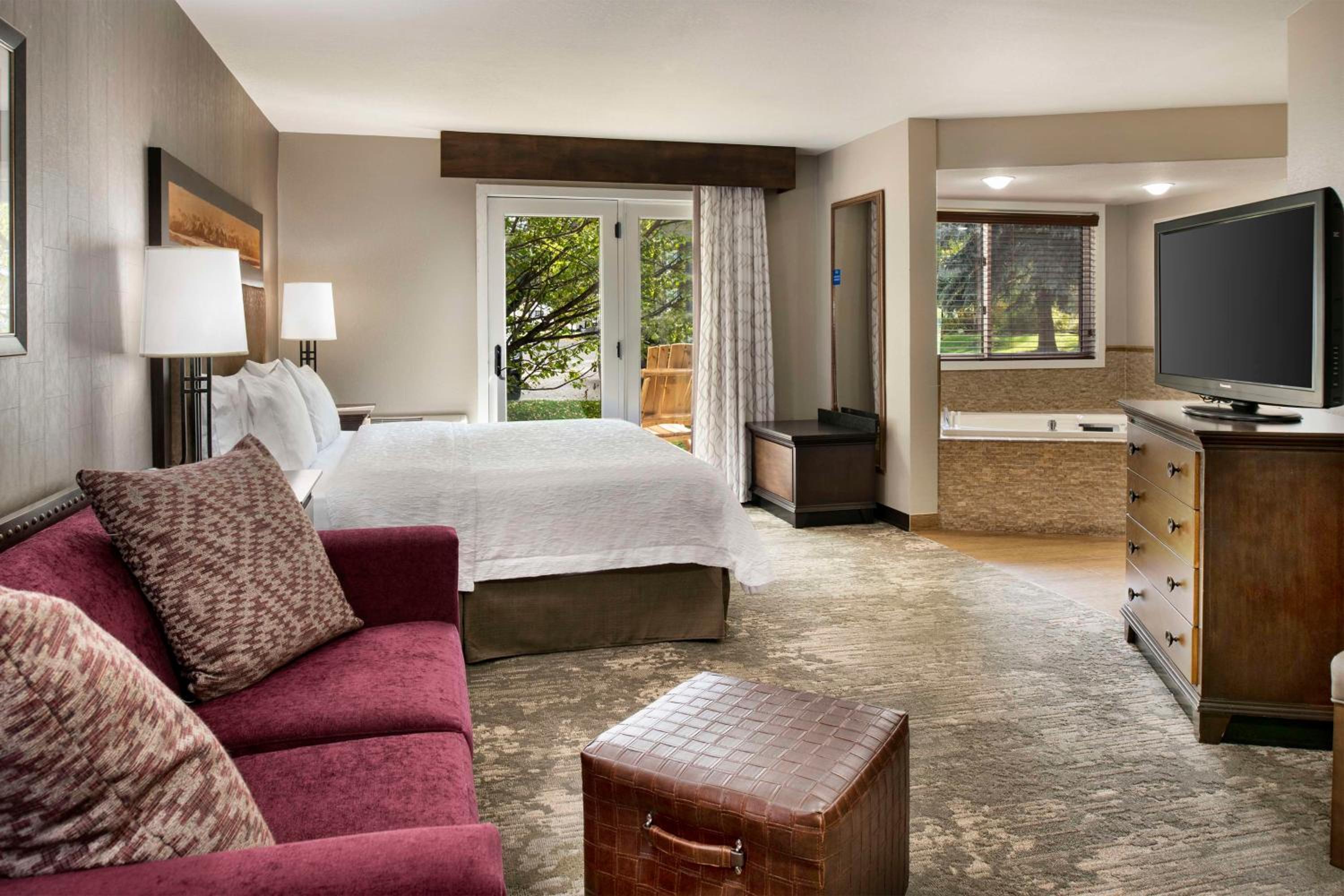 King Studio Suite with Hot Tub - Photo 1