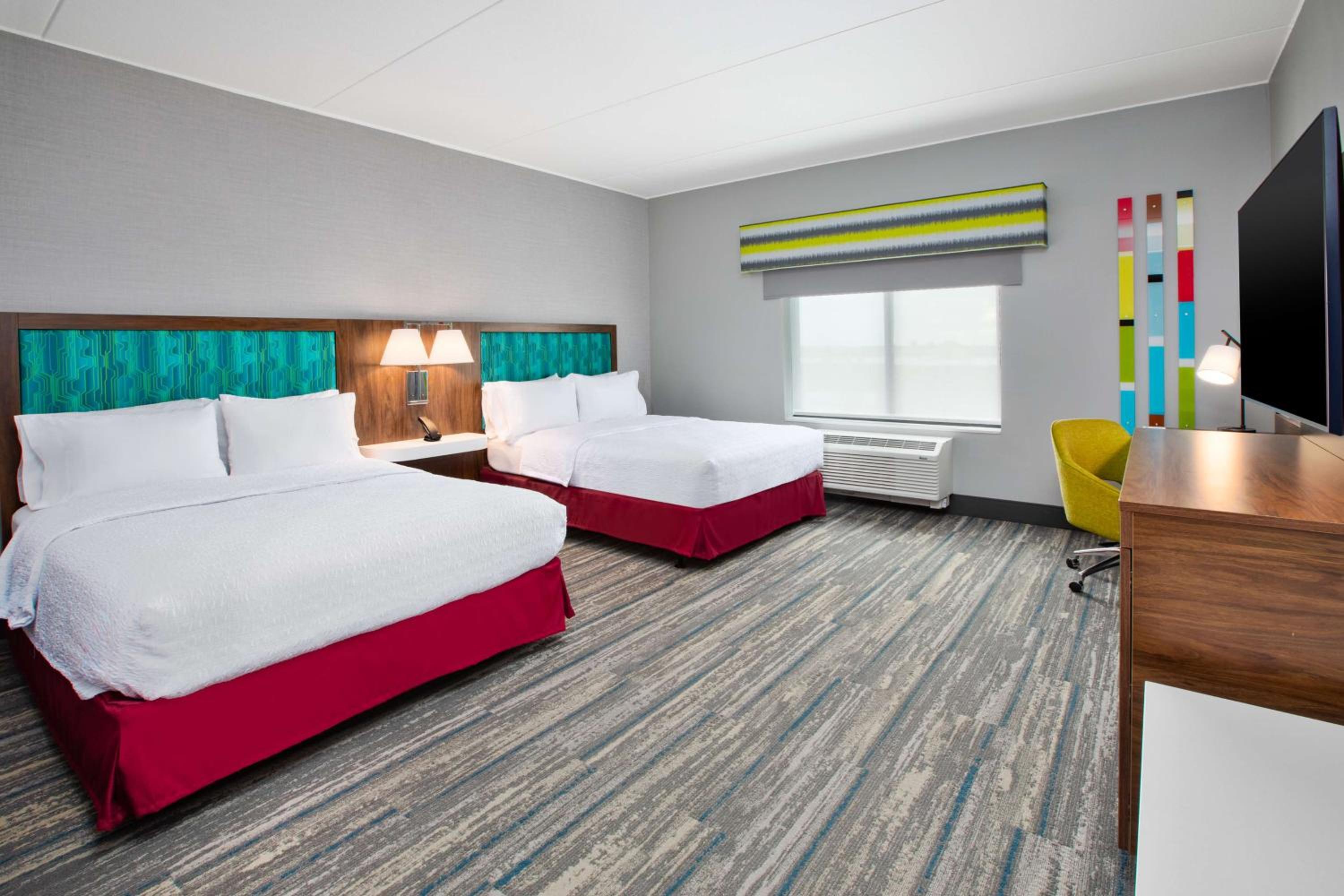 Queen Room with Two Queen Beds and Bath Tub - Mobility Access - Photo 2
