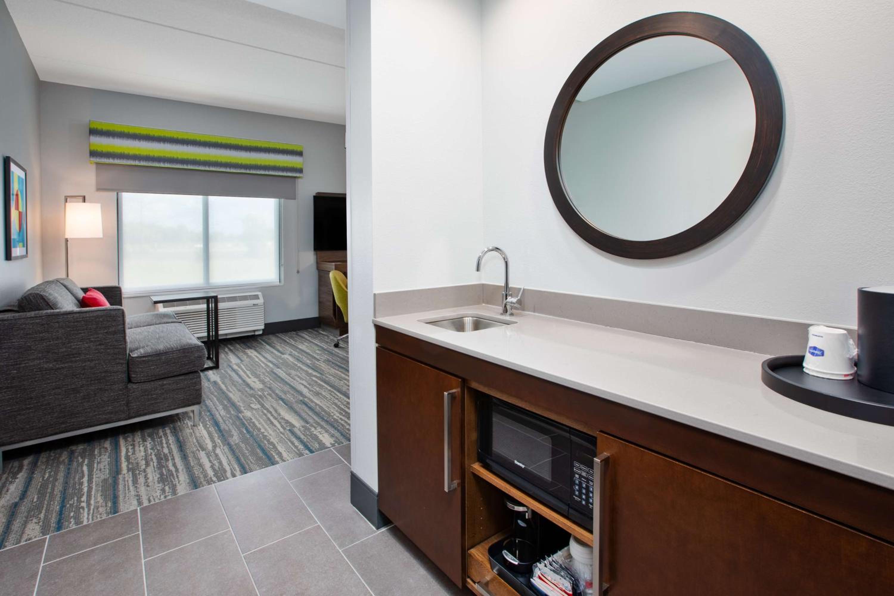 King Studio Suite - Photo 3