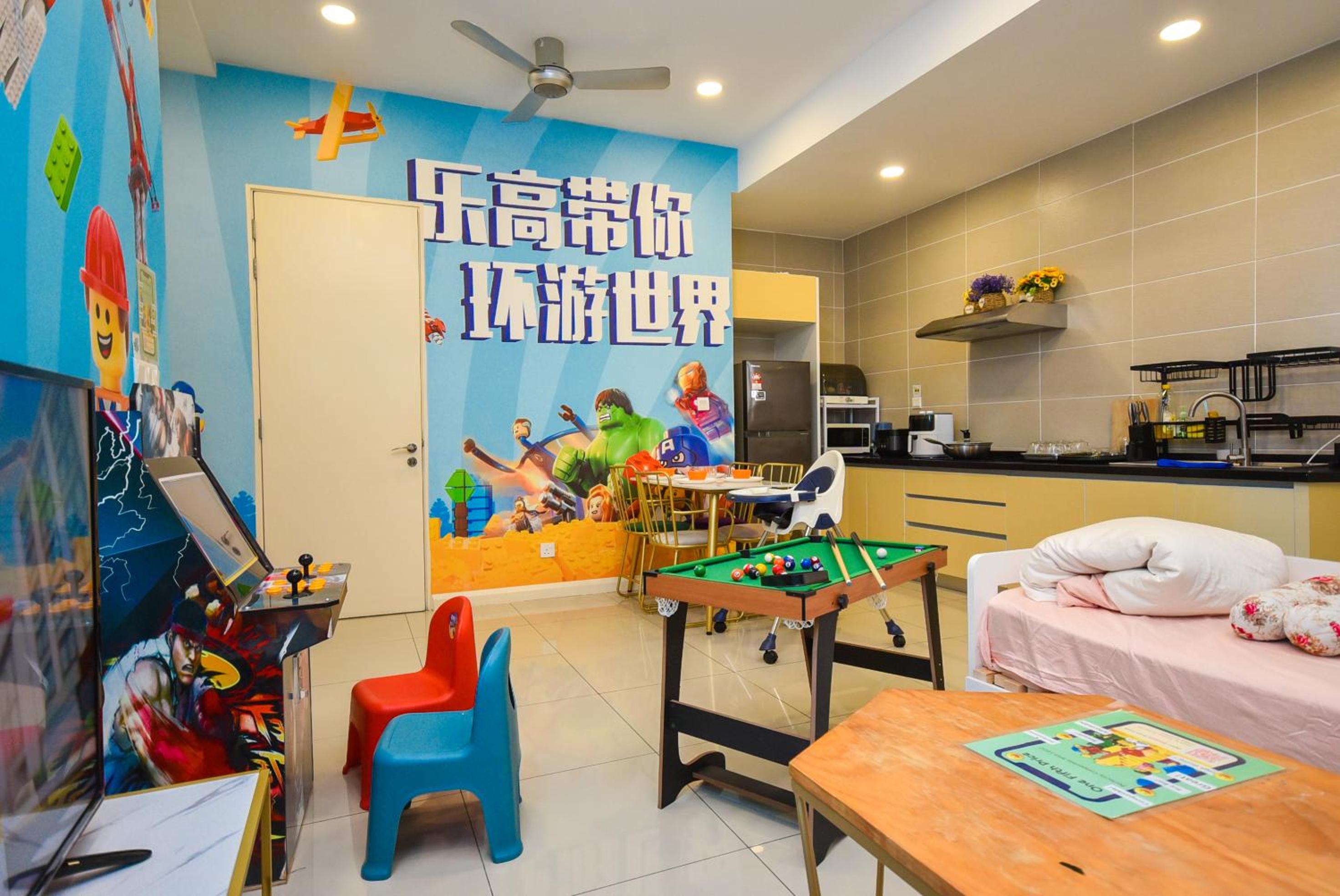 One-Bedroom Apartment with Lake View - Photo 2