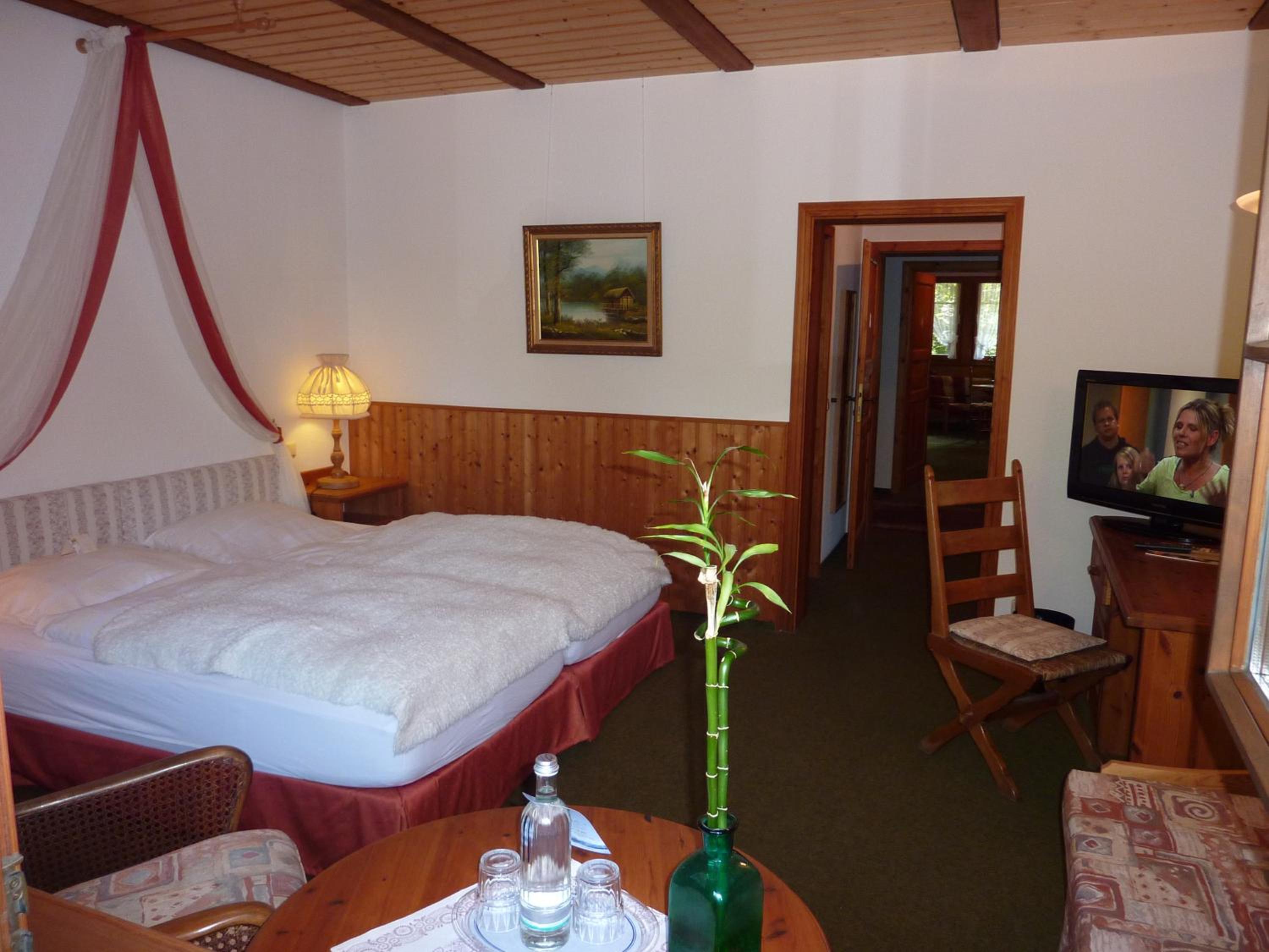 Double Room - Photo 6