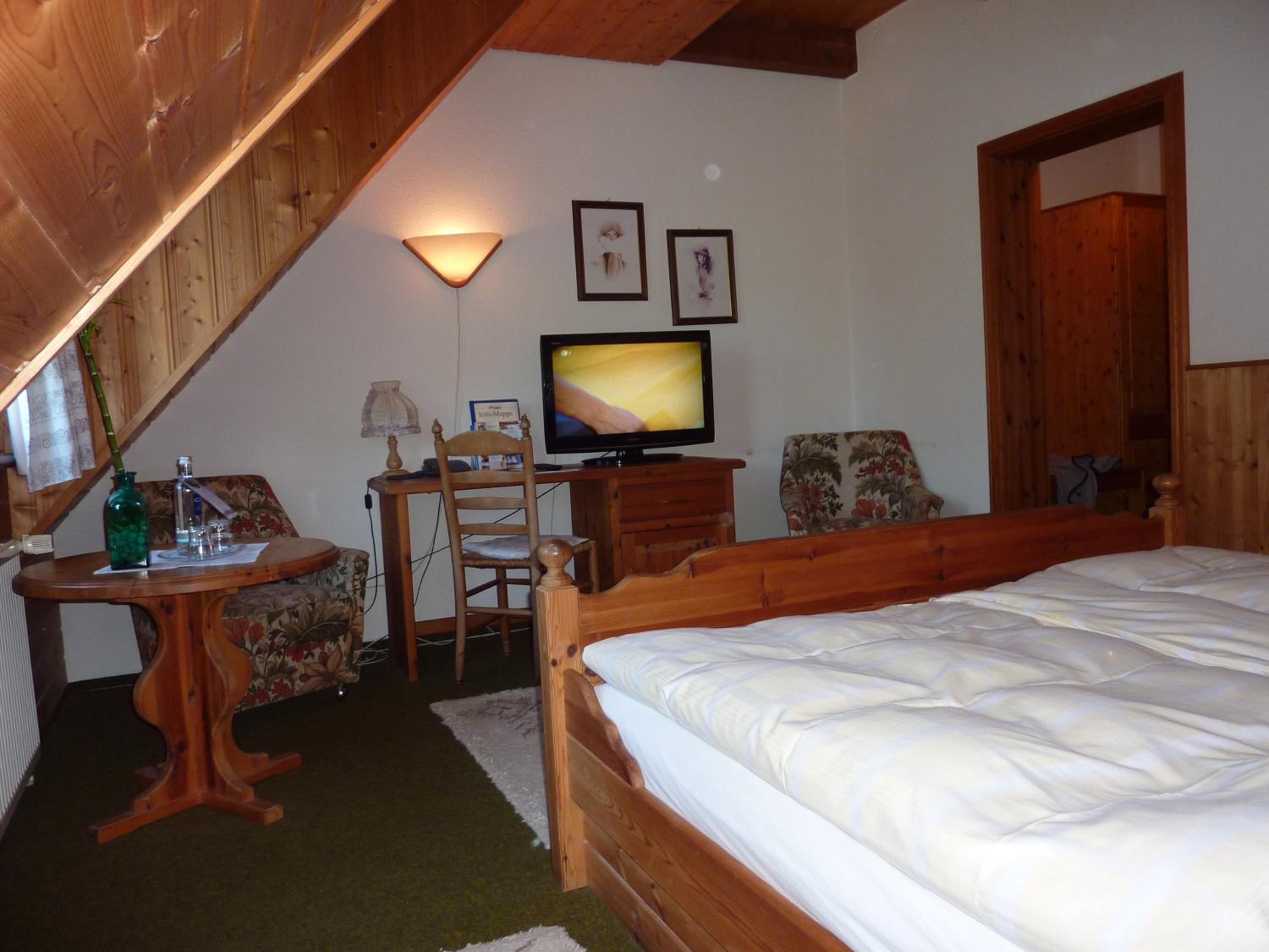 Double Room - Photo 9