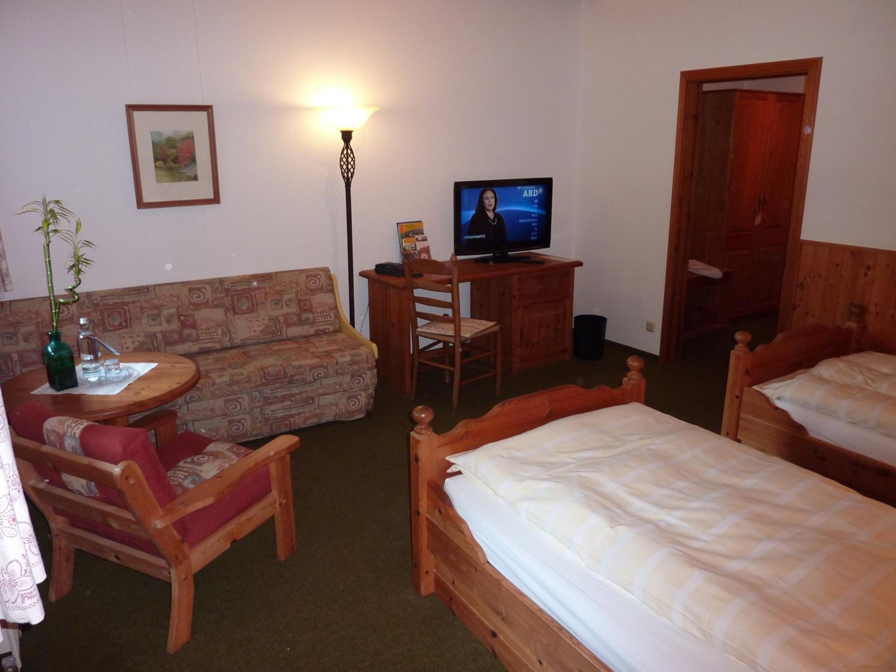 Double Room - Photo 10