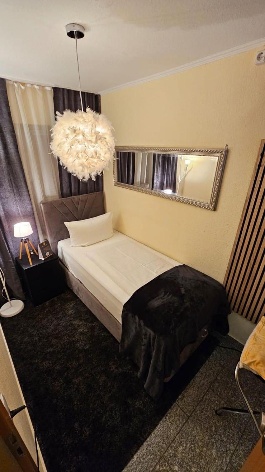 Single Room with Private External Bathroom