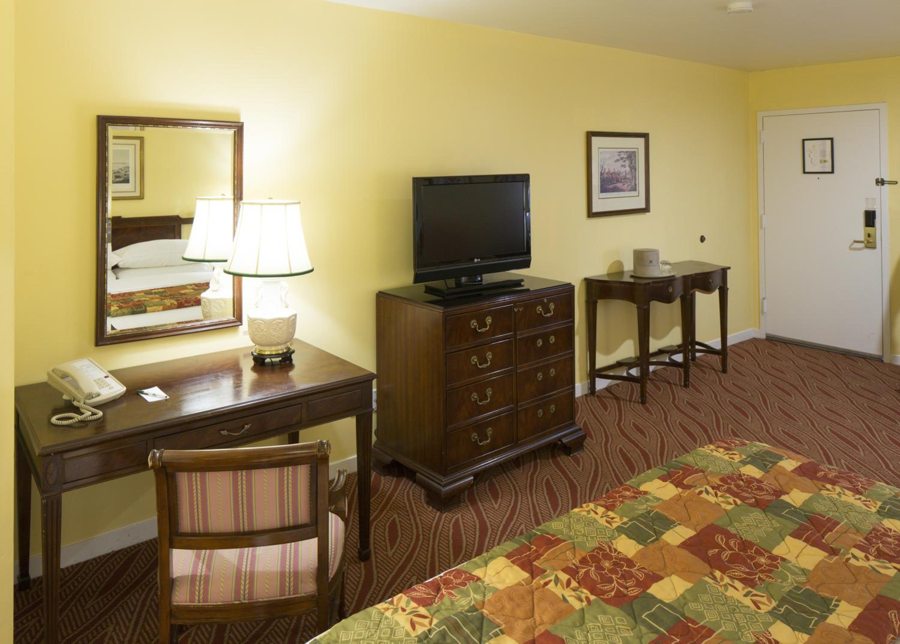 King Bedroom photo 2