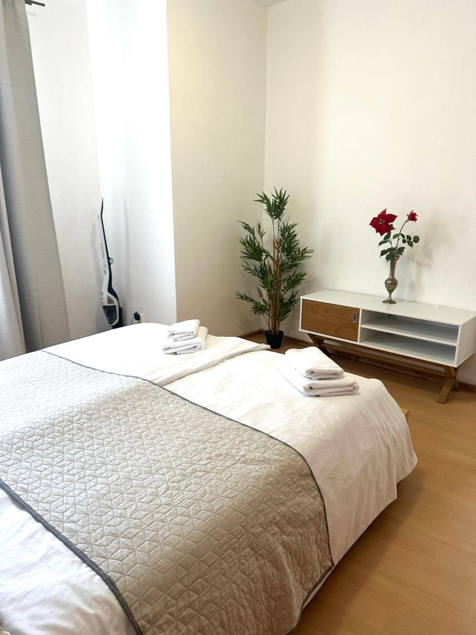One-Bedroom Apartment with River View photo 2