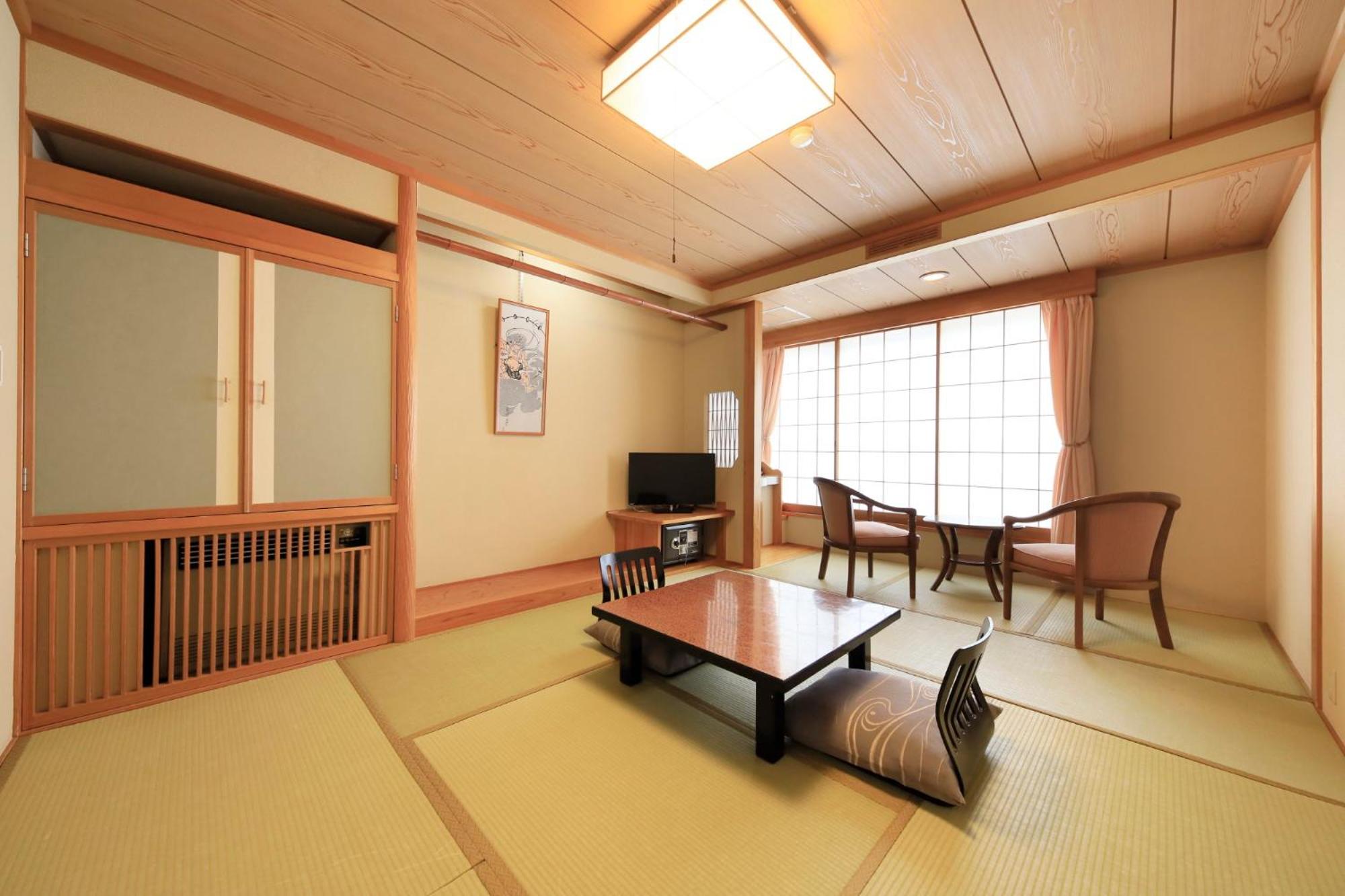 Japanese-style Room with 8 Tatami