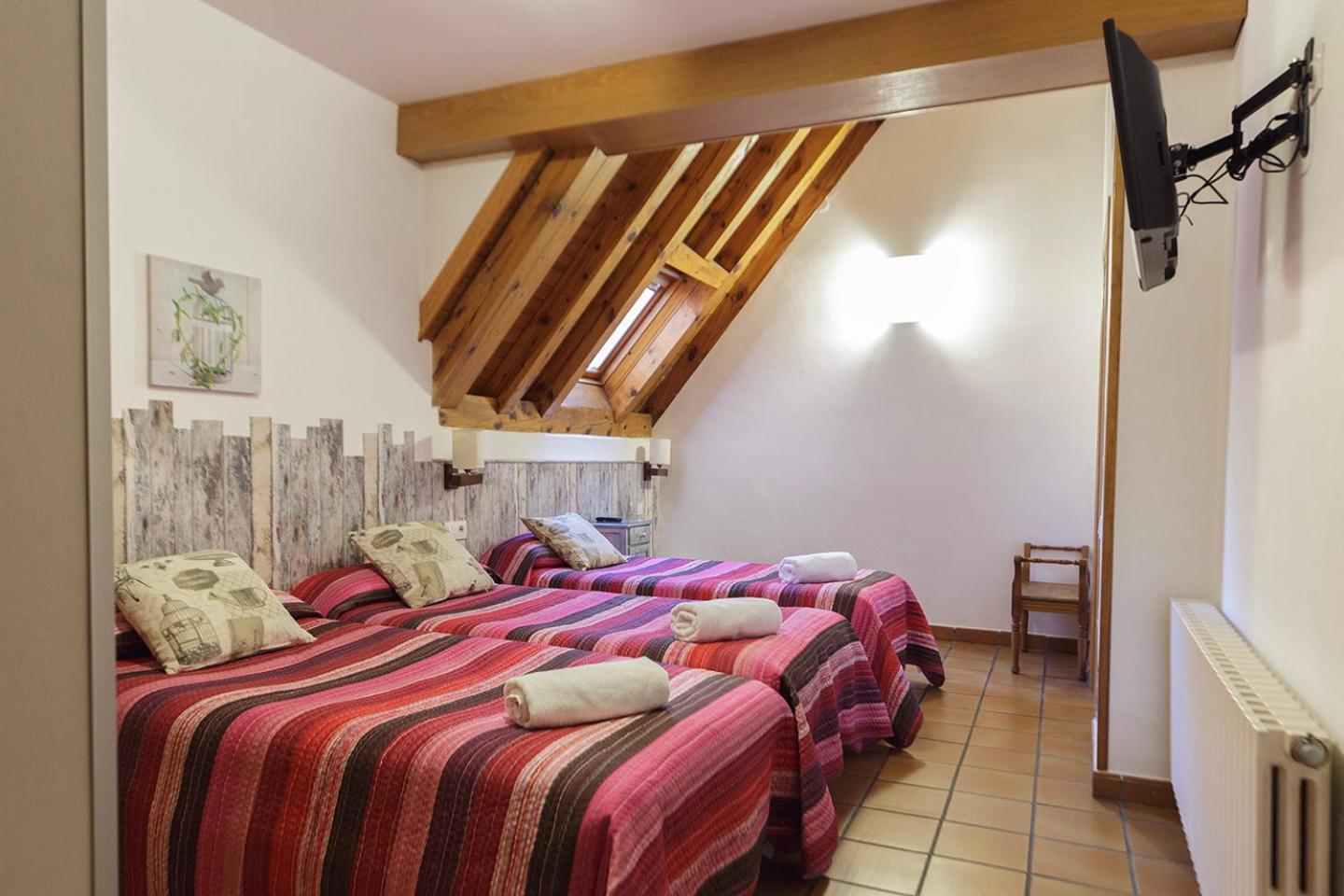 Triple Room with Private Bathroom photo 3