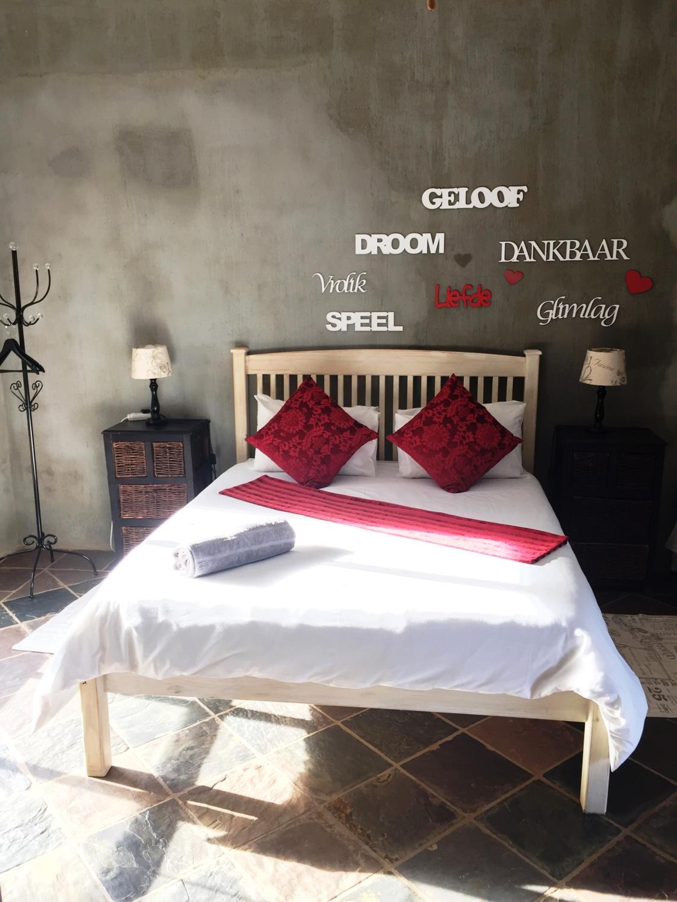Standard Twin Room - Photo 1
