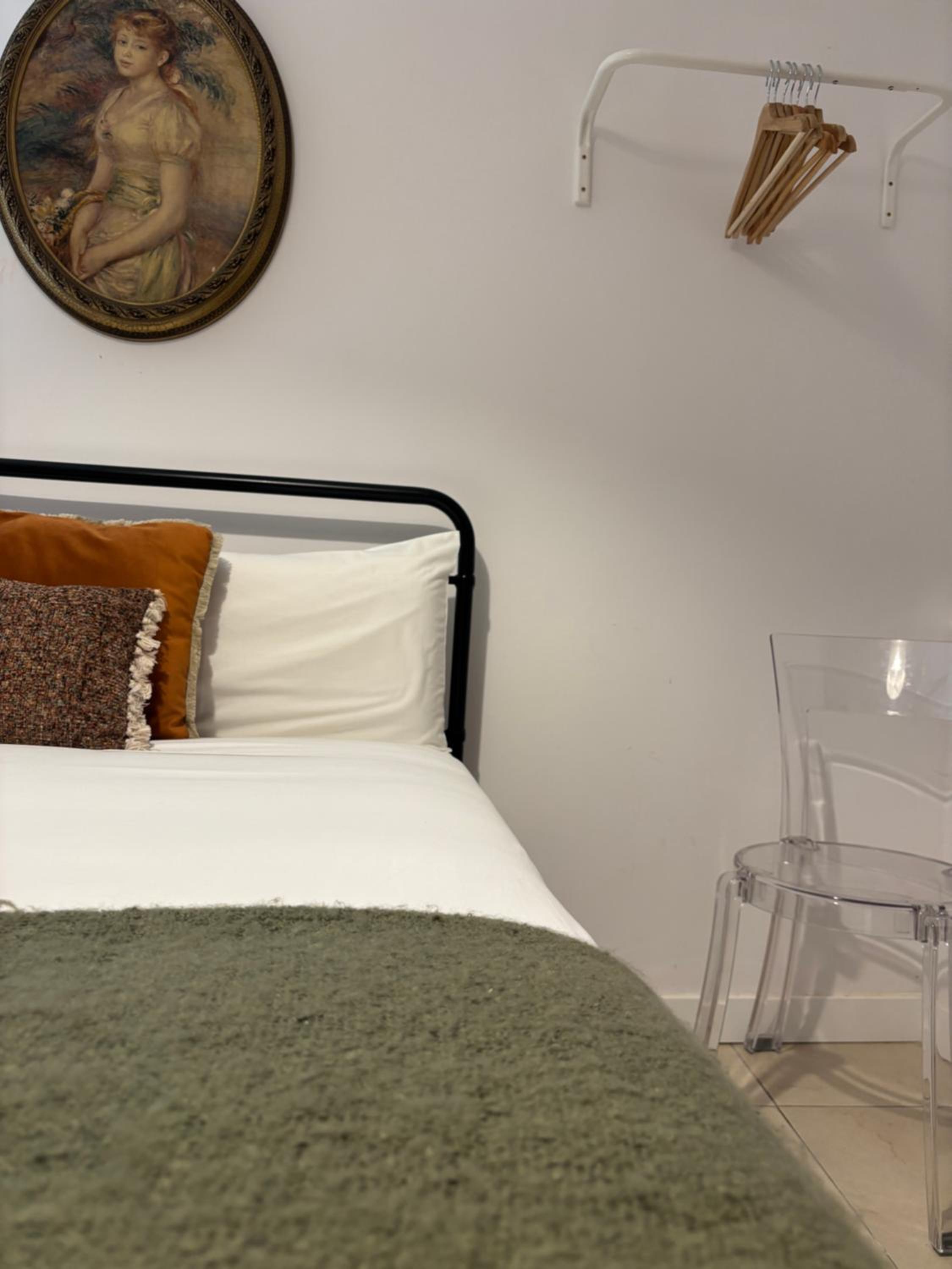 Queen Room - Disability Access - Photo 4