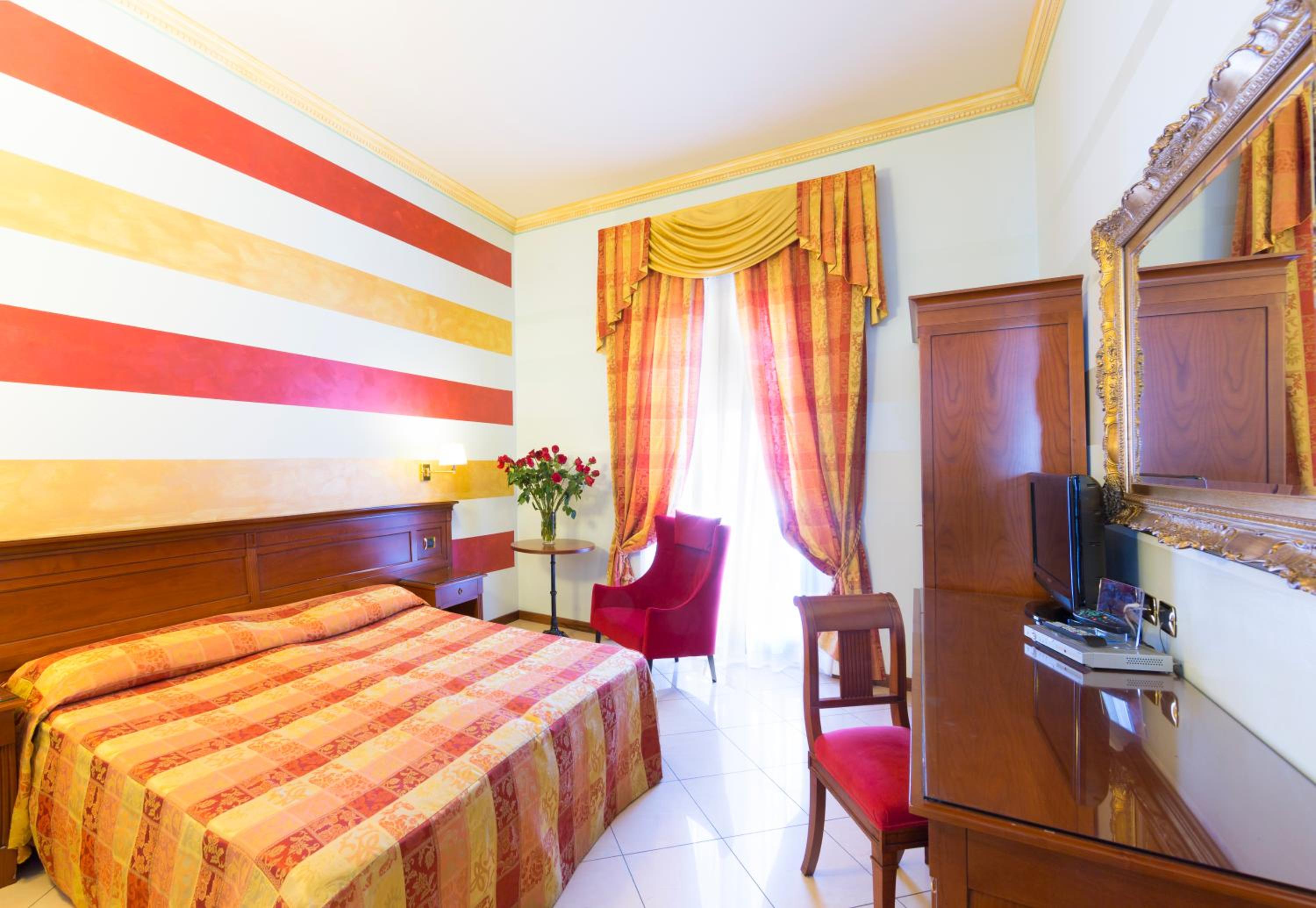 Superior Double or Twin Room - Photo 4