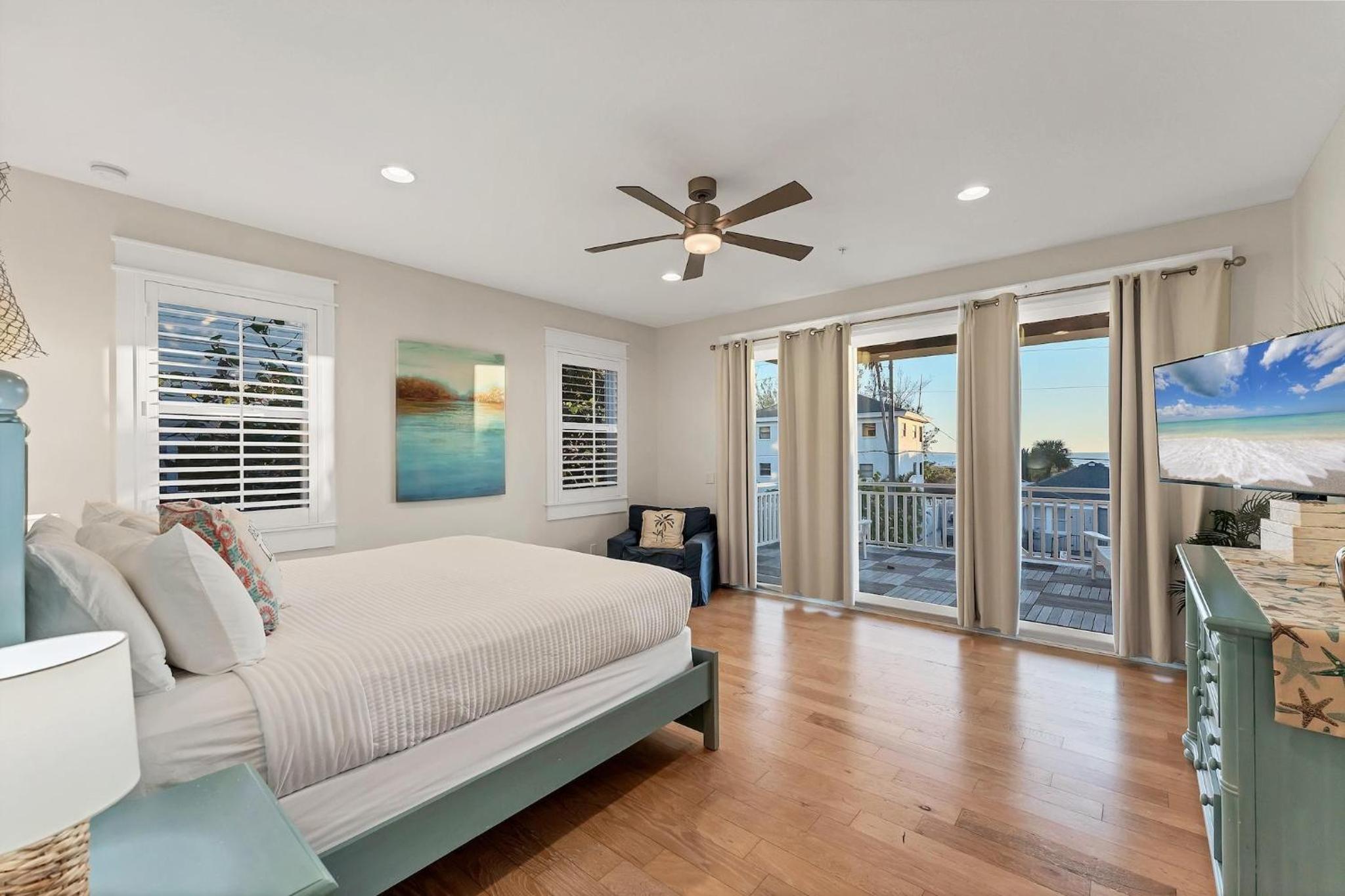 Eight-Bedroom House photo 1