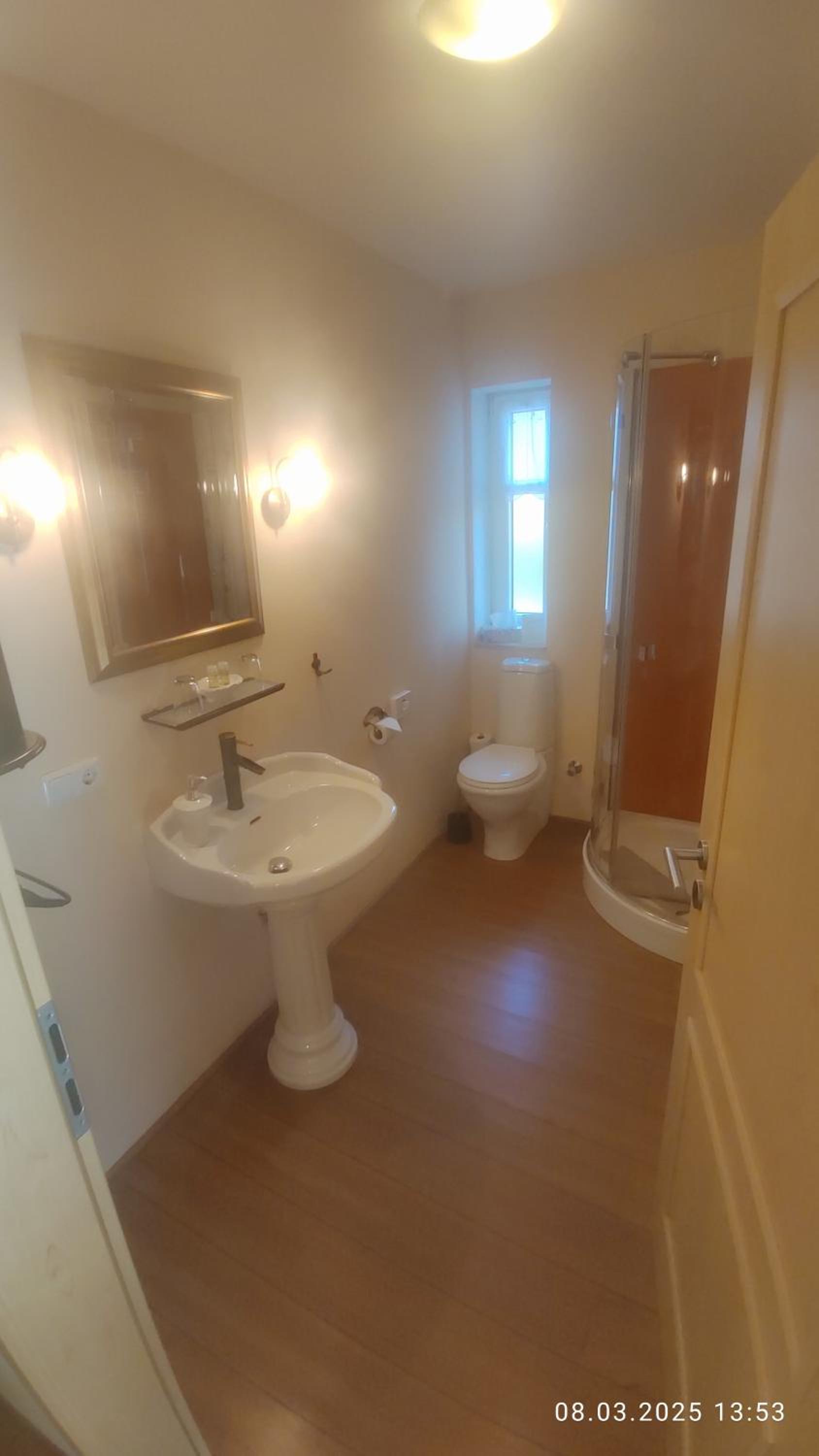 Large Double Room photo 3