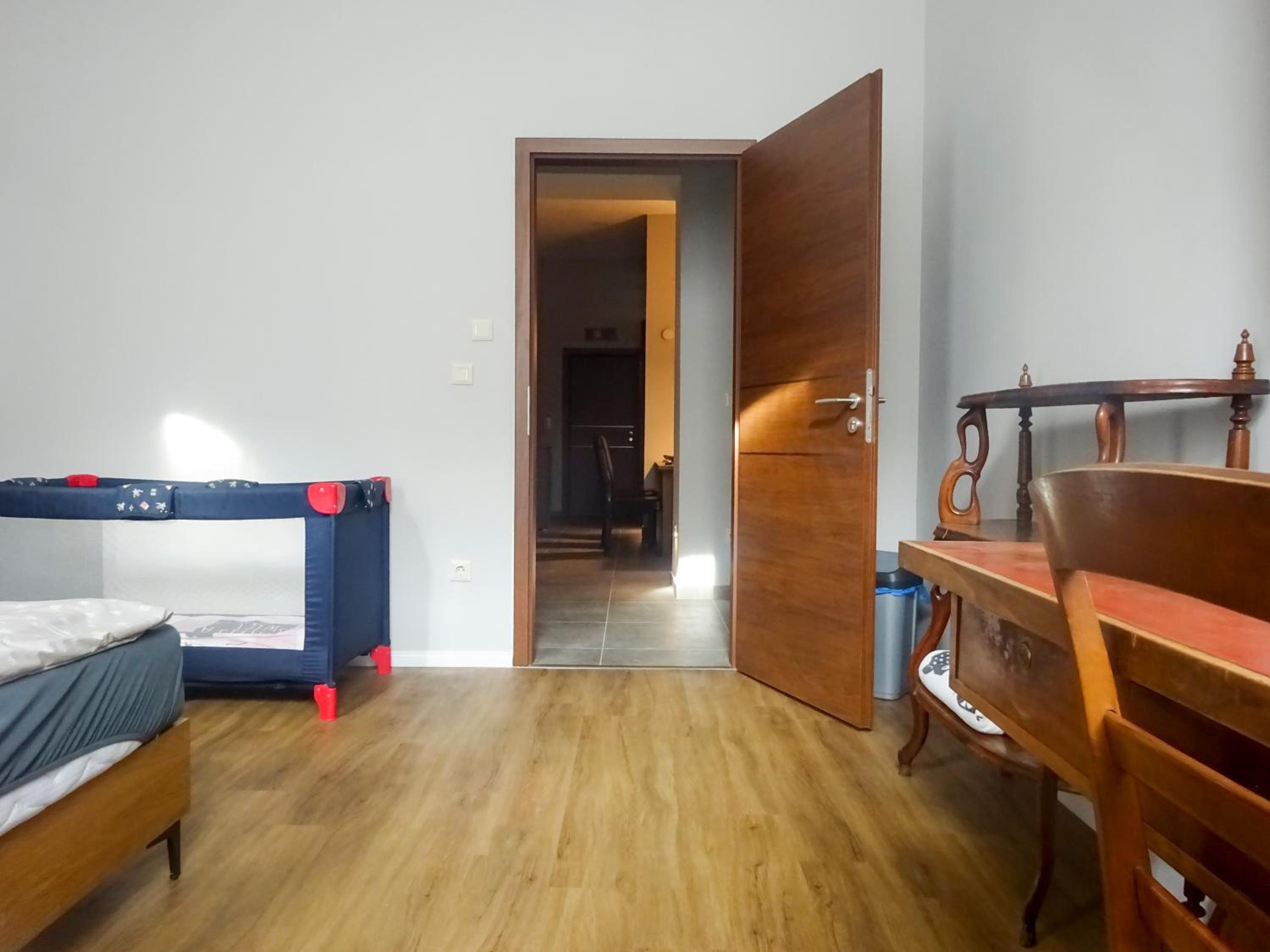 Three-Bedroom Premium Apartment - Photo 16