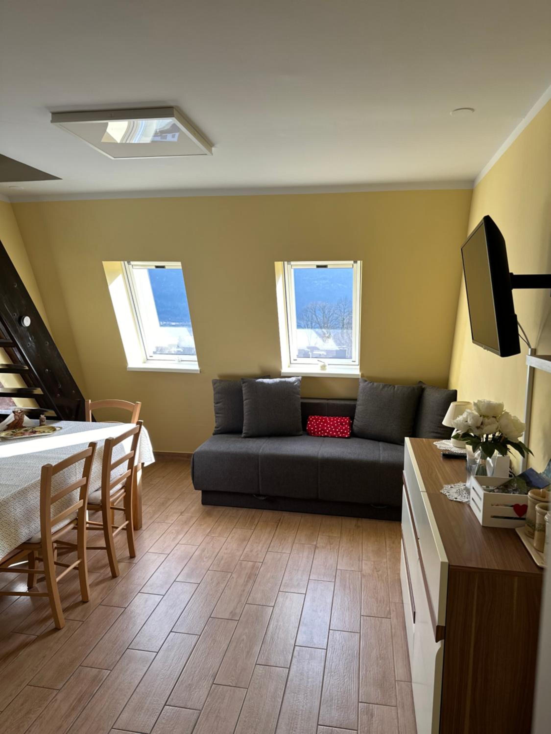 One-bedroom Loft Apartment  photo 1