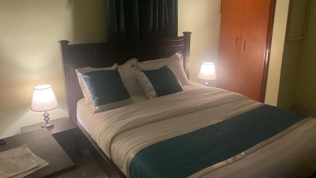 Double Room with Private Bathroom photo 2