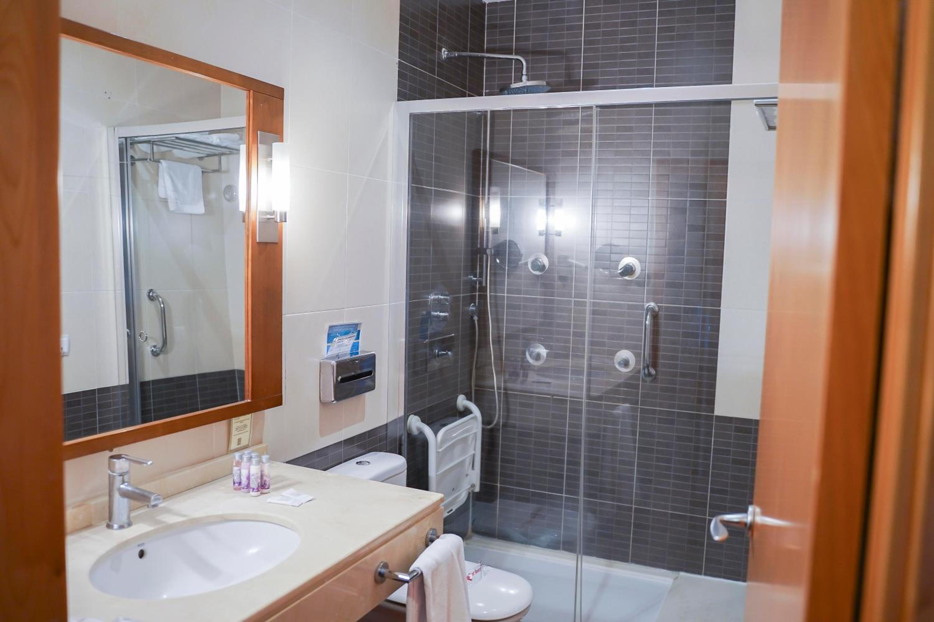 Single Room with Spa included