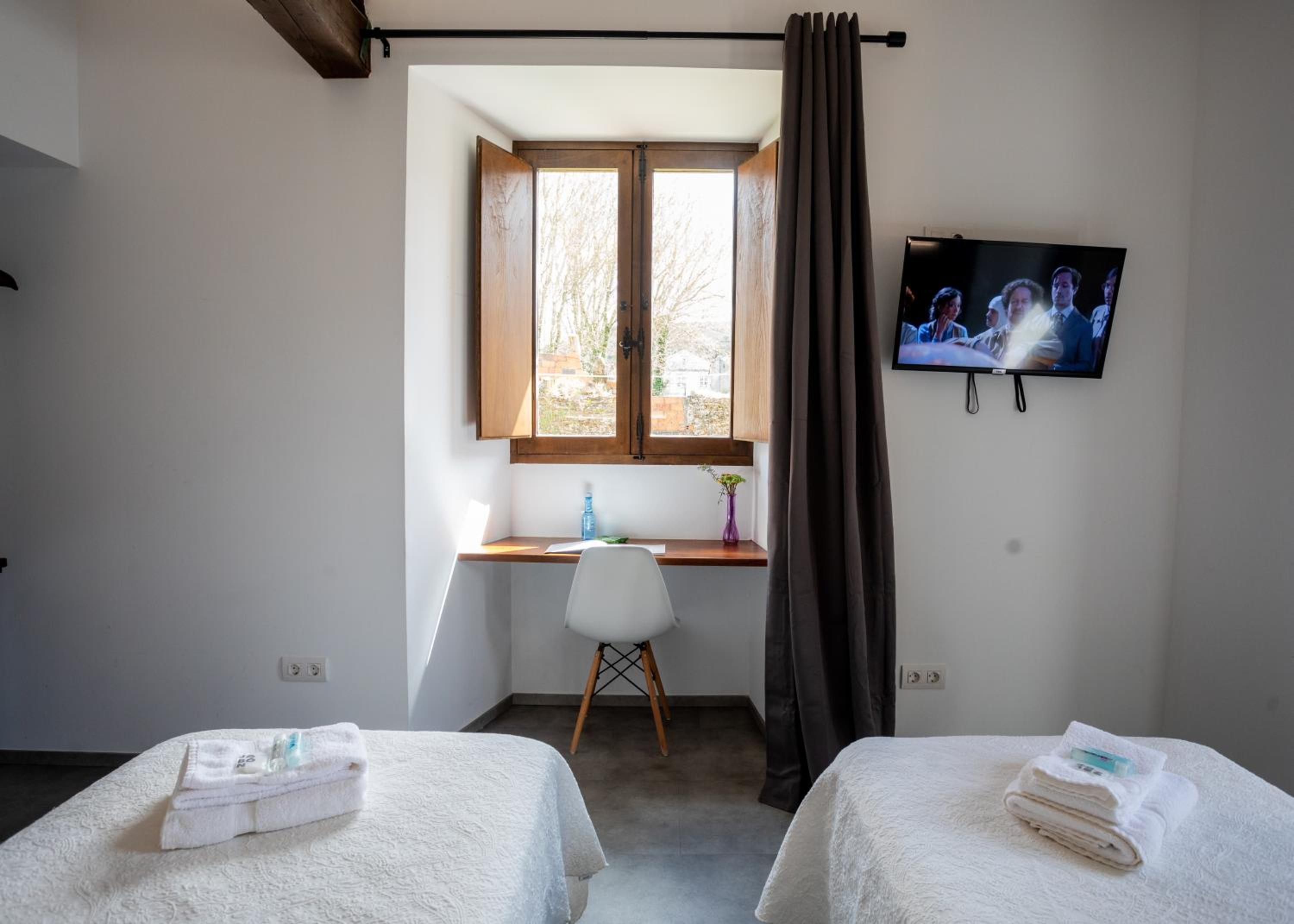 Deluxe Double Room with Shower
