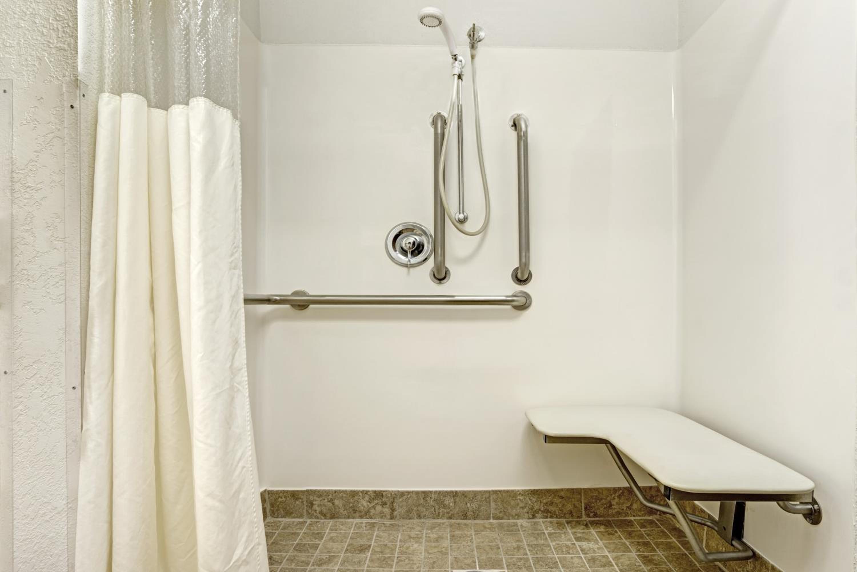 Queen Room - Disability Access/Non-Smoking - Photo 4