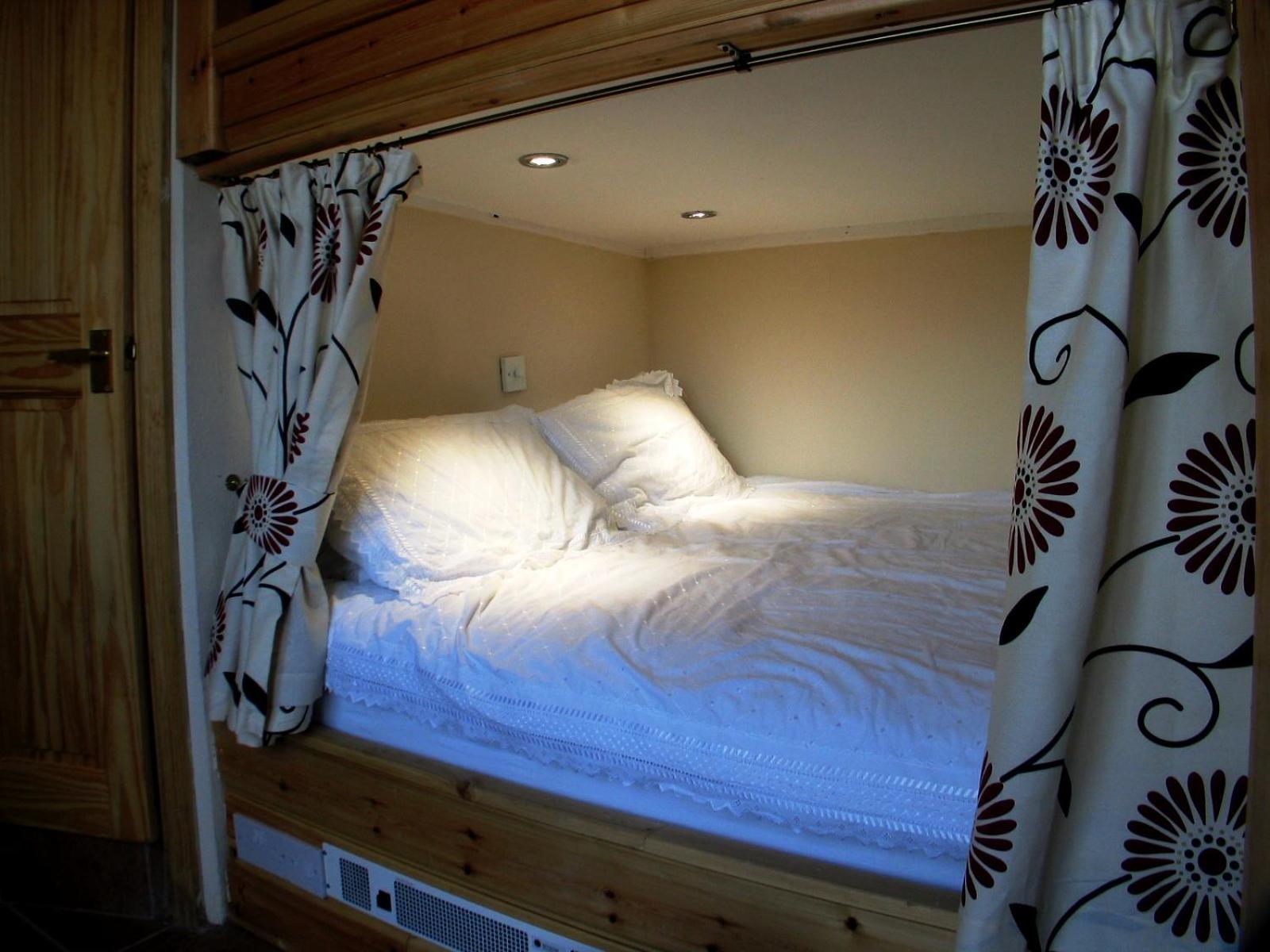Studio Apartment photo 3
