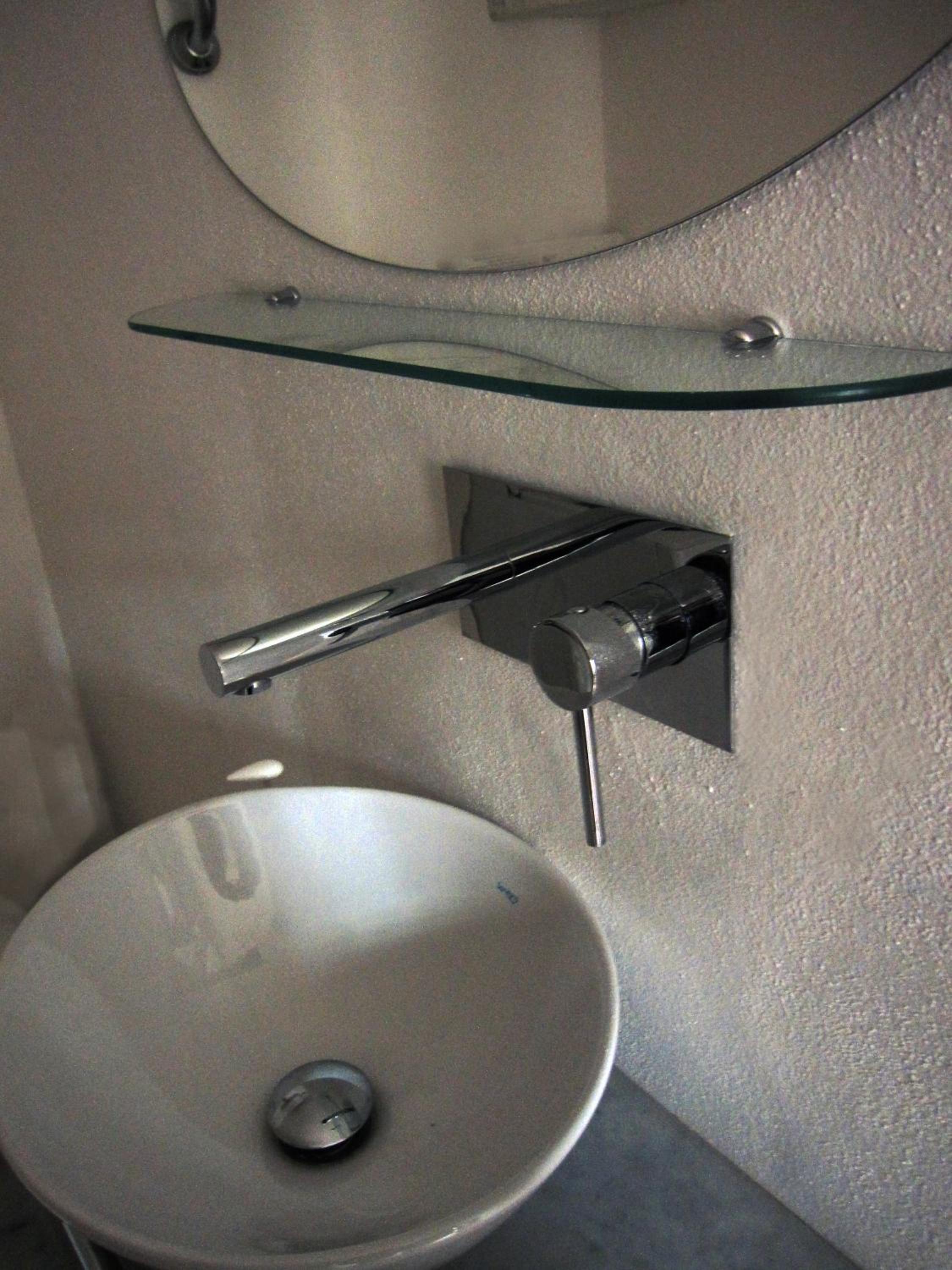 Deluxe Family Suite - Photo 13