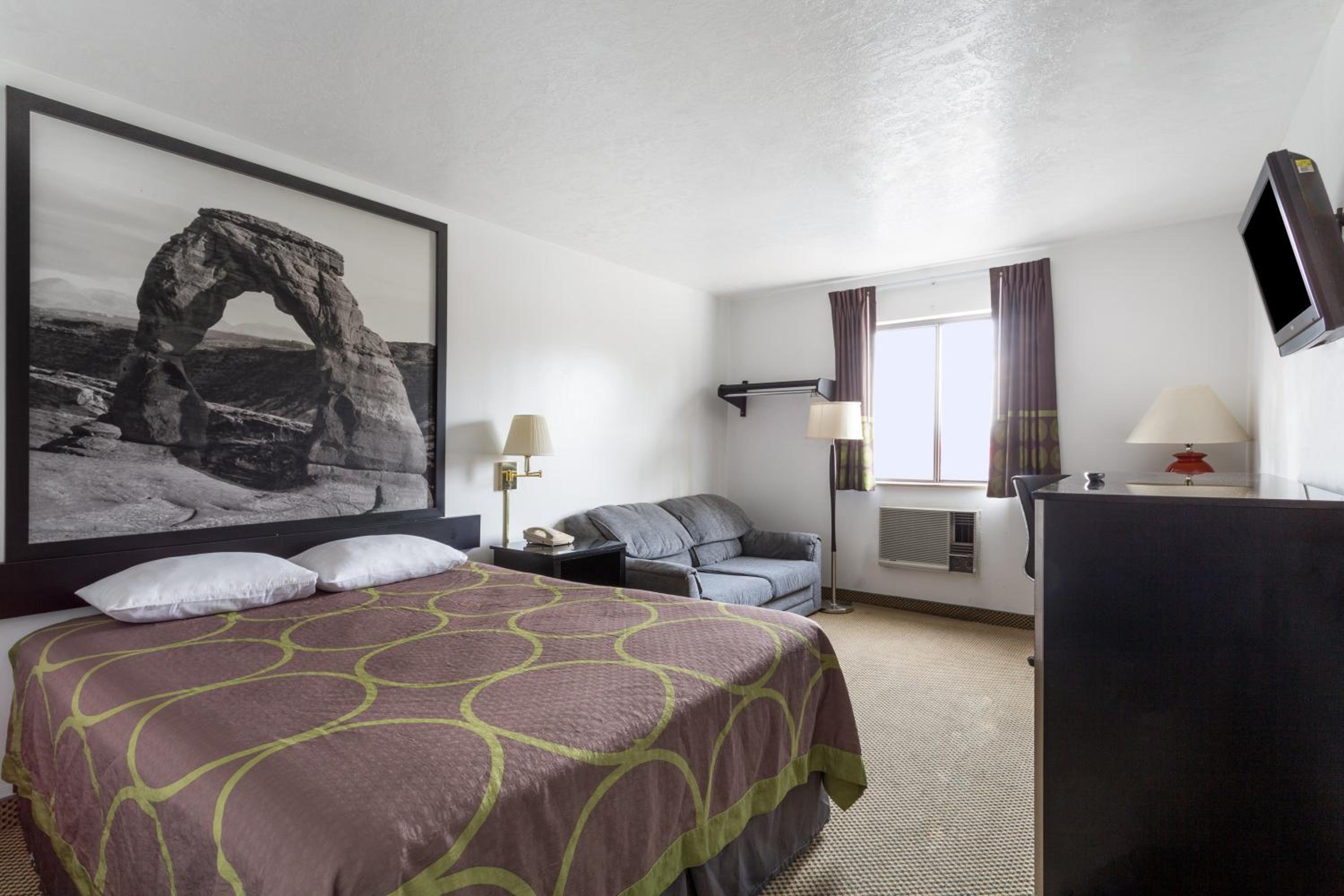 Deluxe Queen Room - Non-Smoking - Photo 3