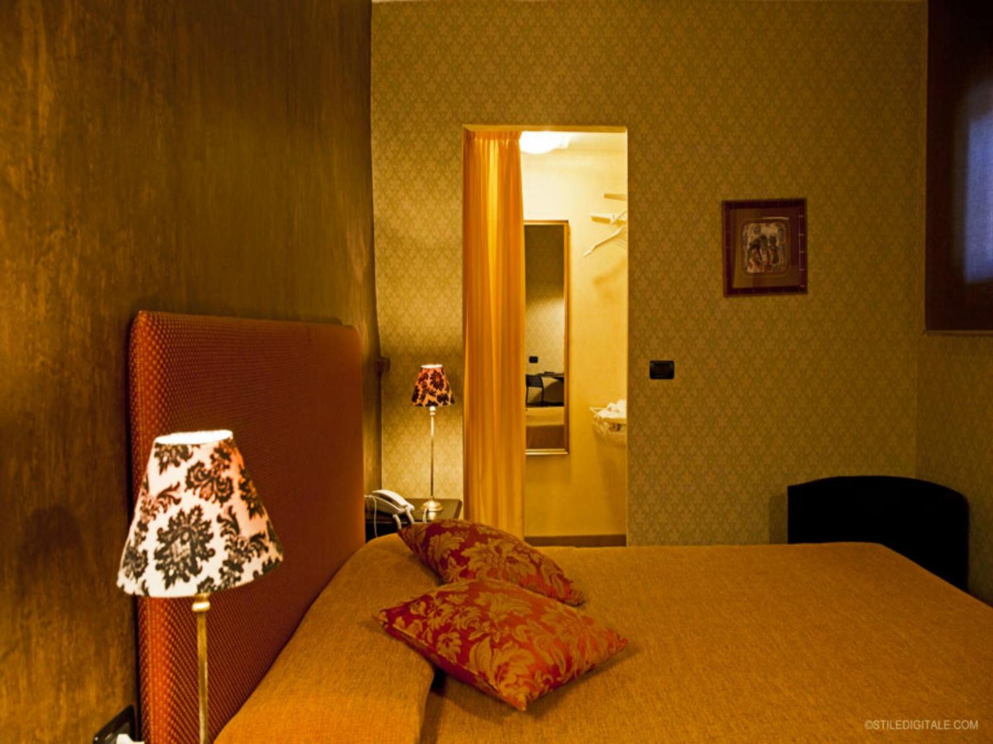 Superior Double or Twin Room - Photo 21