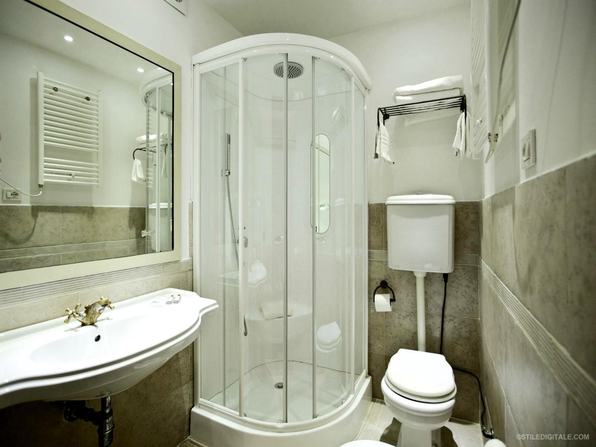 Double or Twin Room with Spa Access - Photo 2