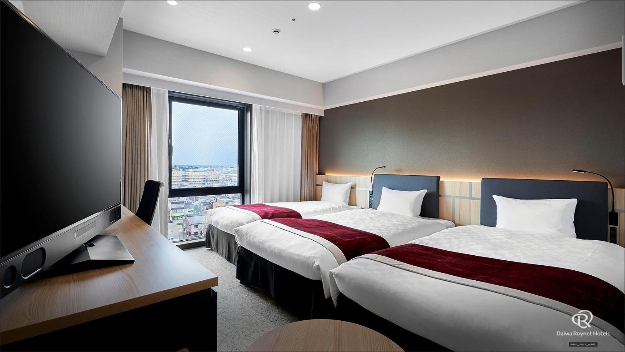 Triple Room - Non-Smoking - Photo 12