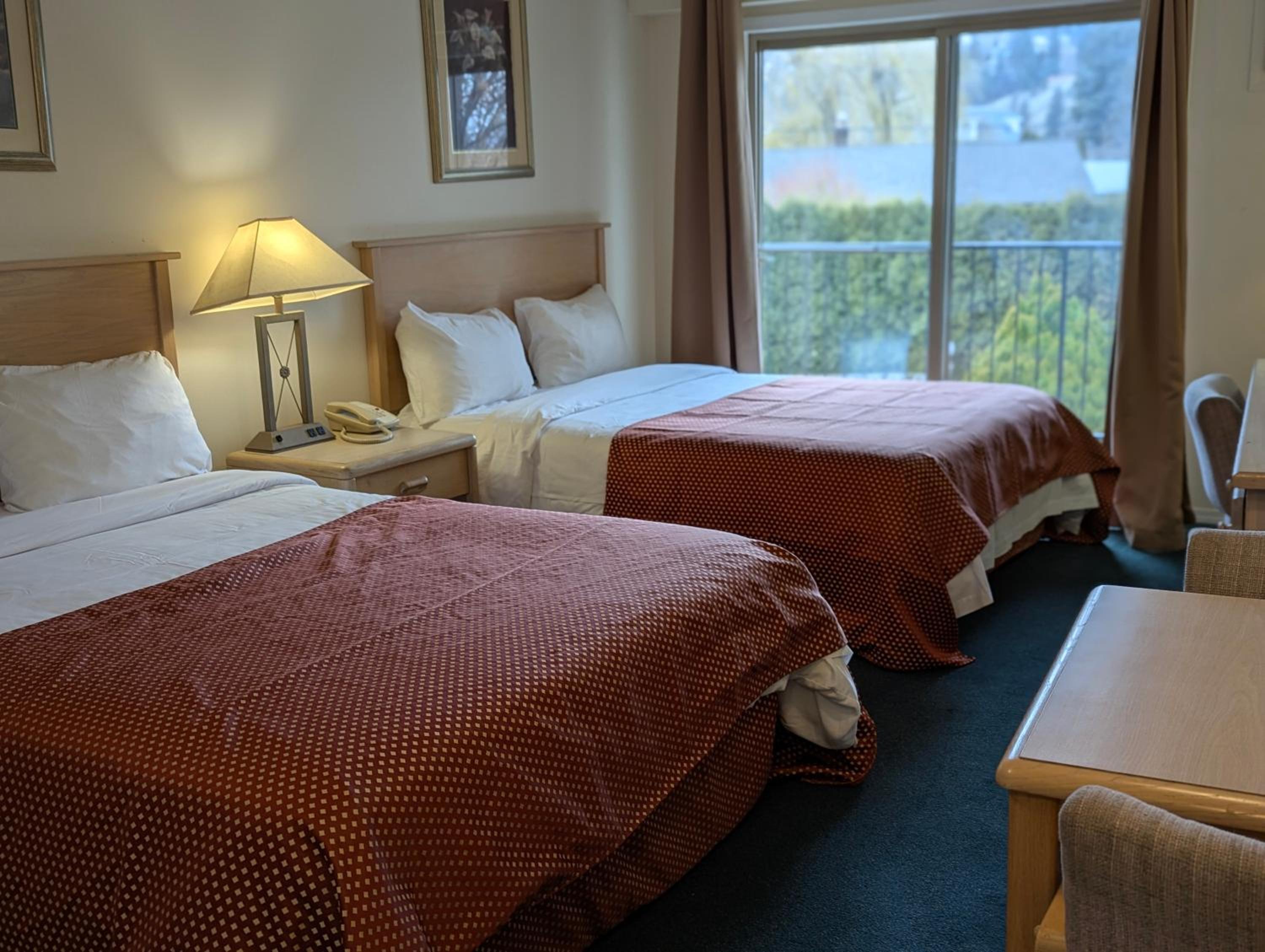 Standard Twin Room with Garden View photo 3