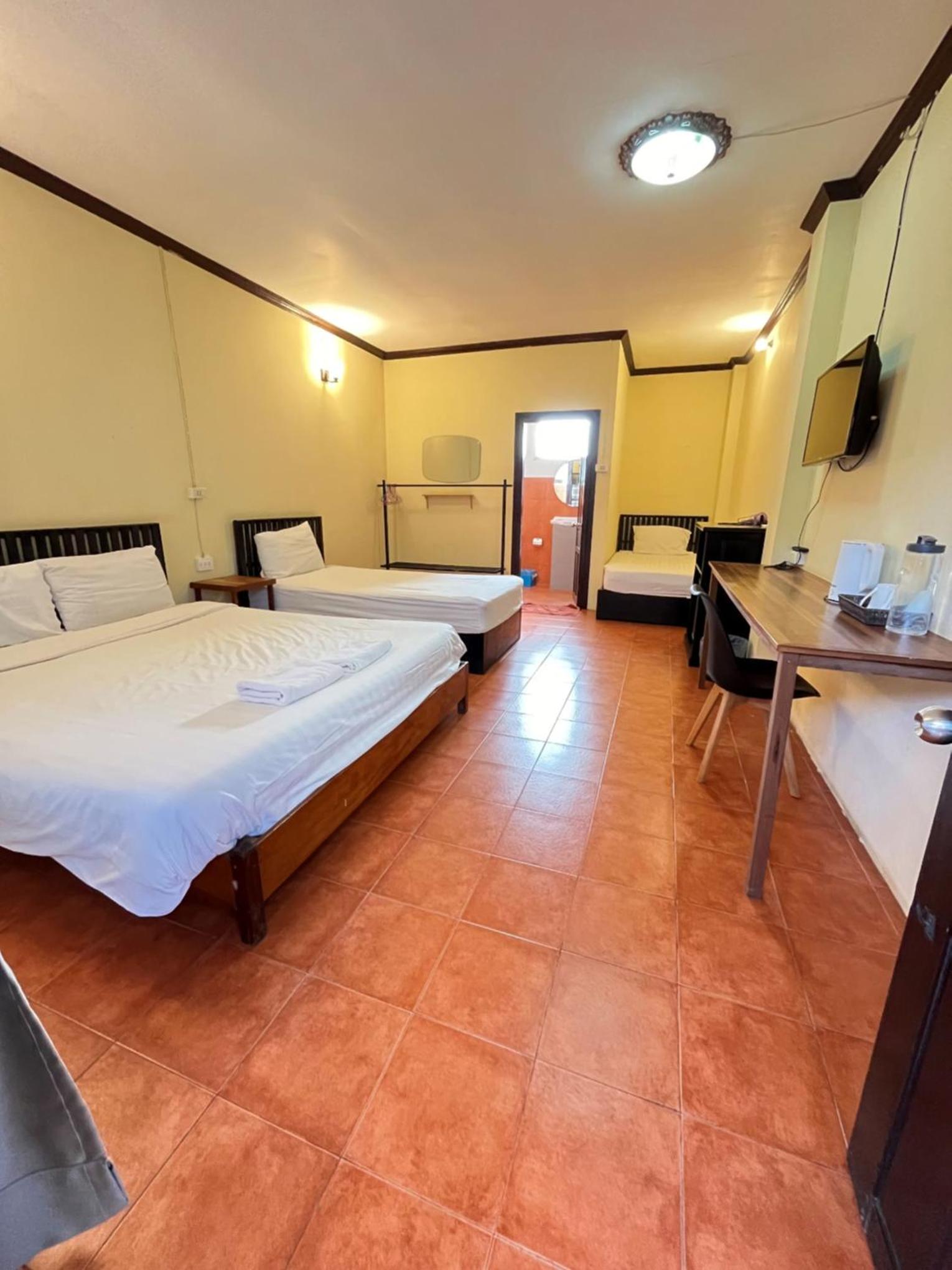 Double or Twin Room with Balcony photo 2