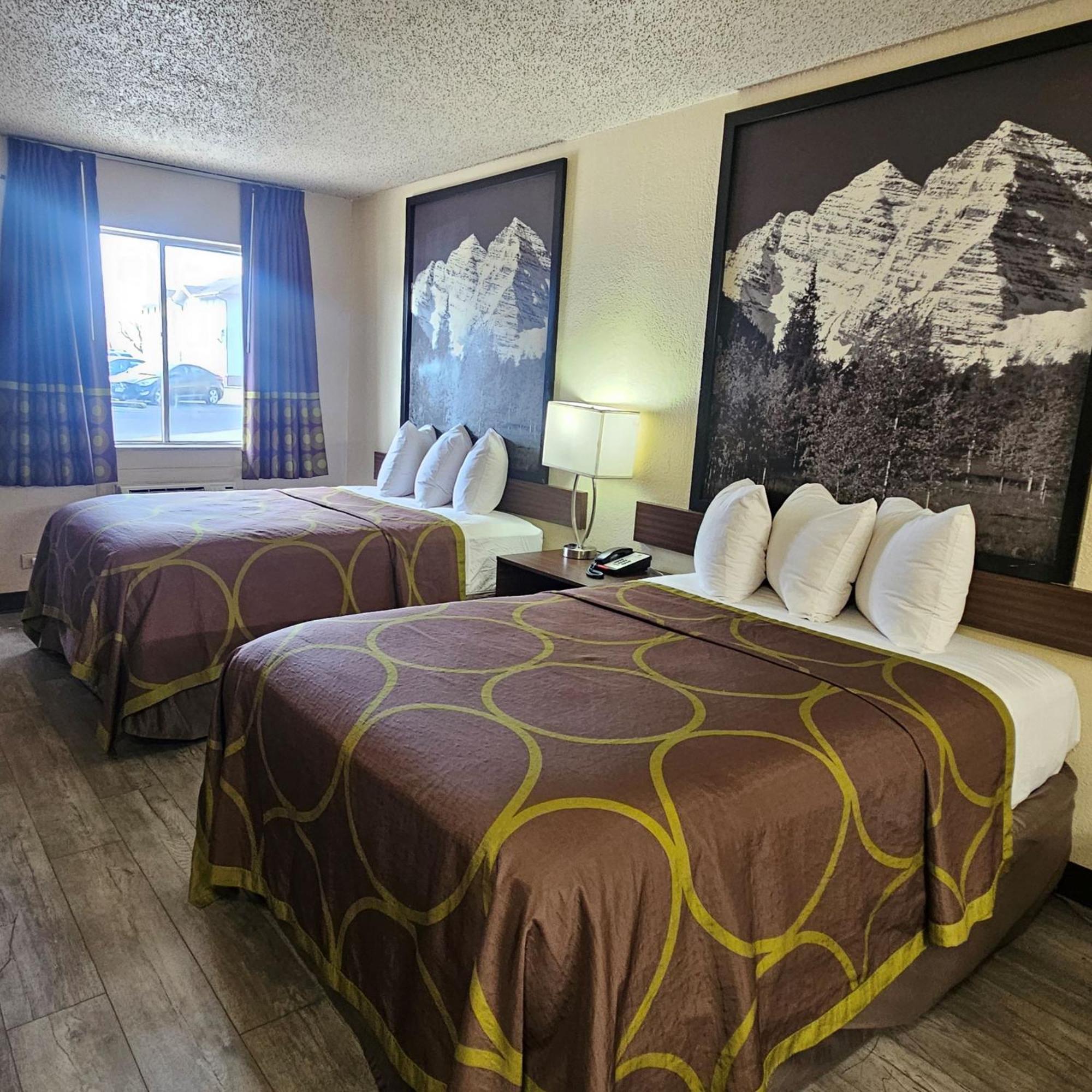 Double Room with Two Double Beds - Non-Smoking - Photo 4