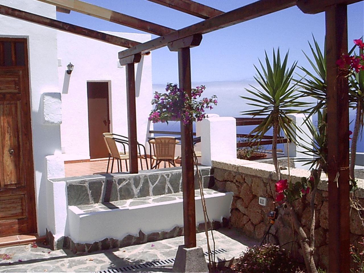 Two-Bedroom Cottage with Private Terrace photo 3