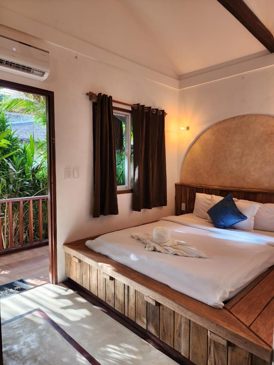Deluxe Bungalow