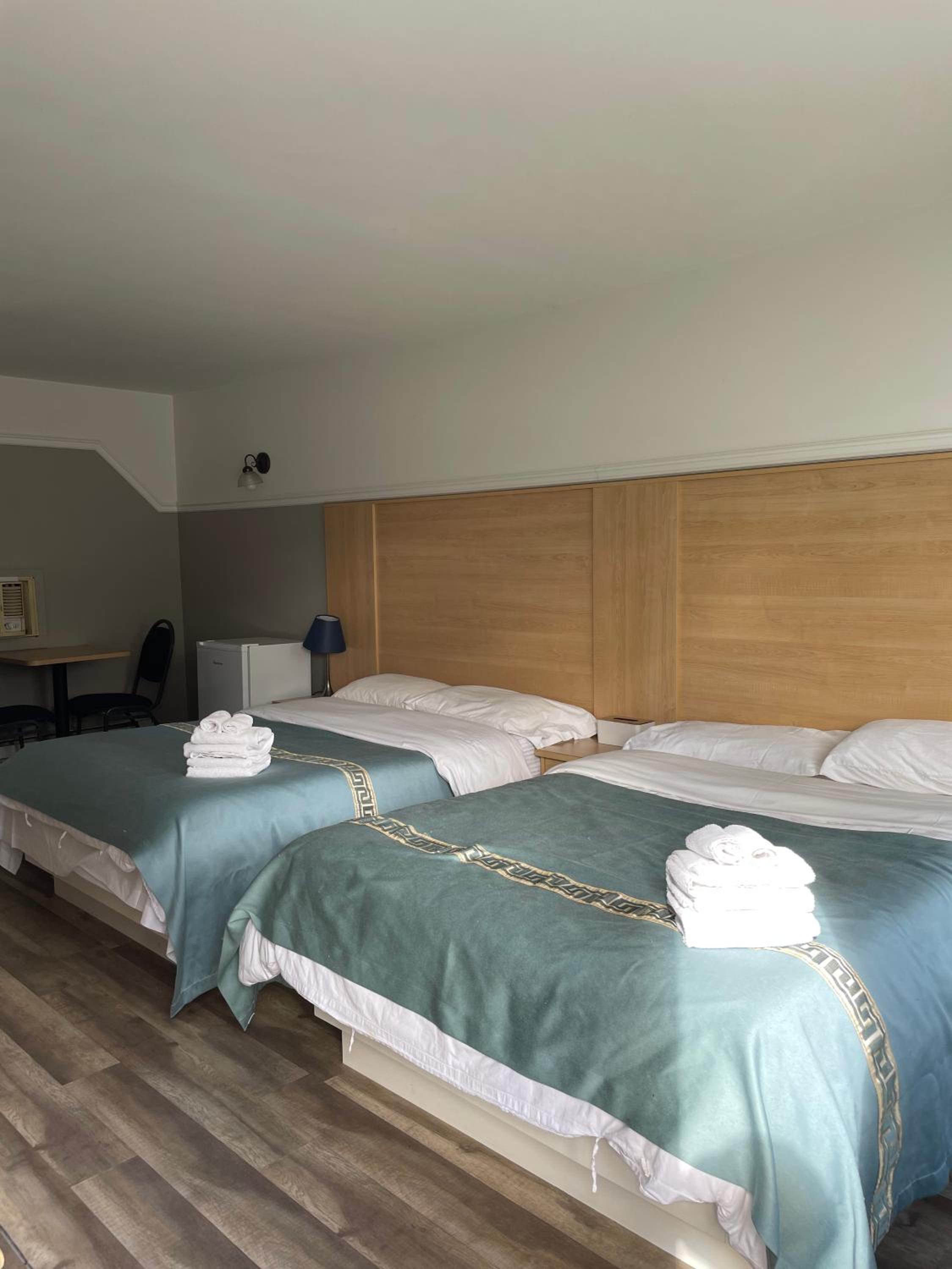 Budget Twin Room photo 2