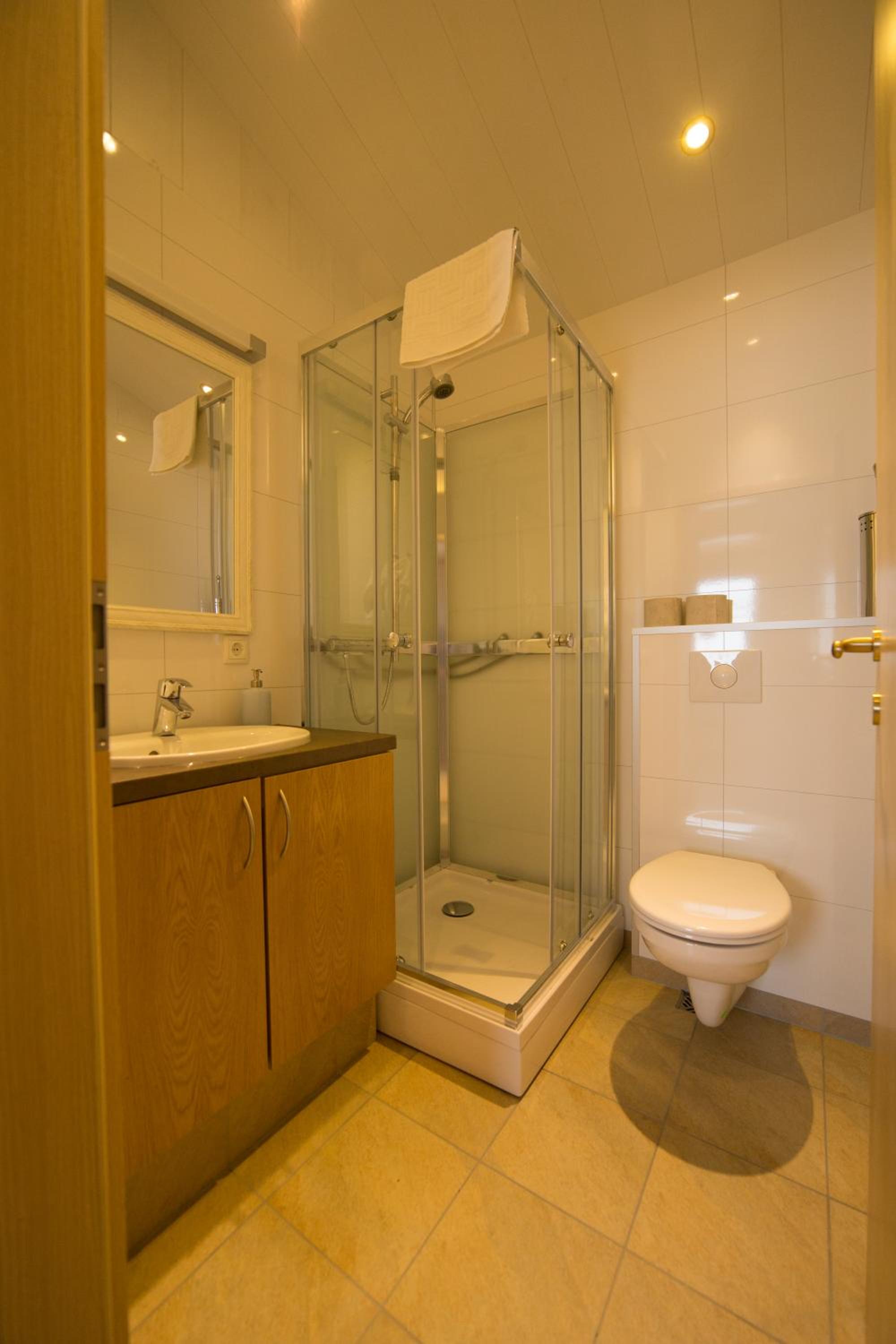 Two-Bedroom Cottage - Photo 9