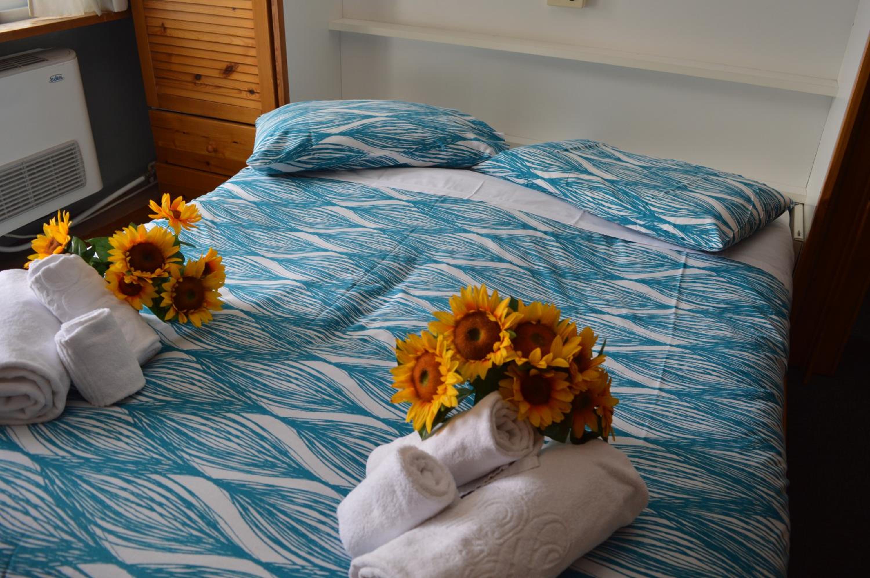 One-Bedroom Apartment with Mountain View (4 Adults)  photo 3