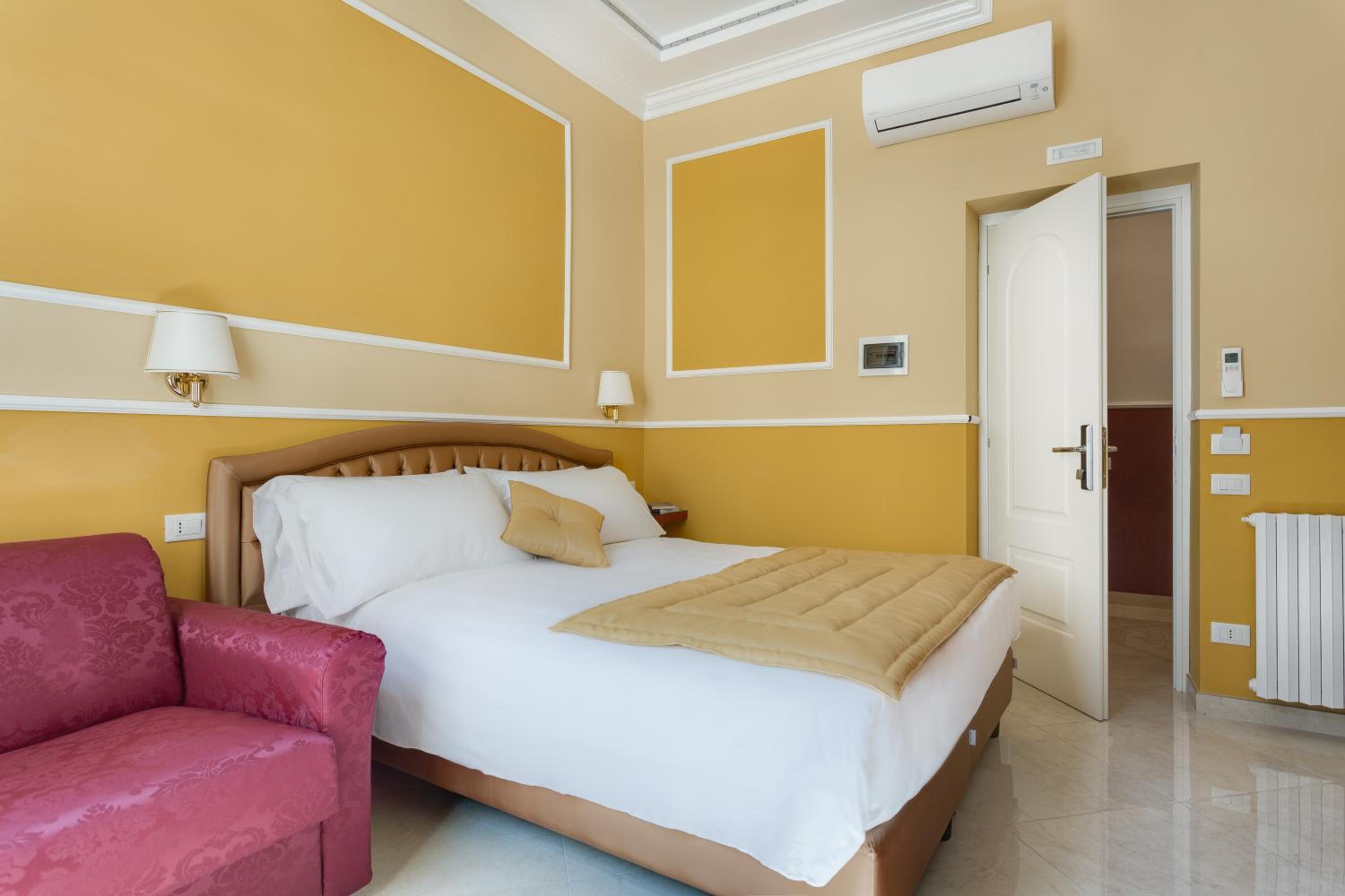 Superior Double or Twin Room photo 2