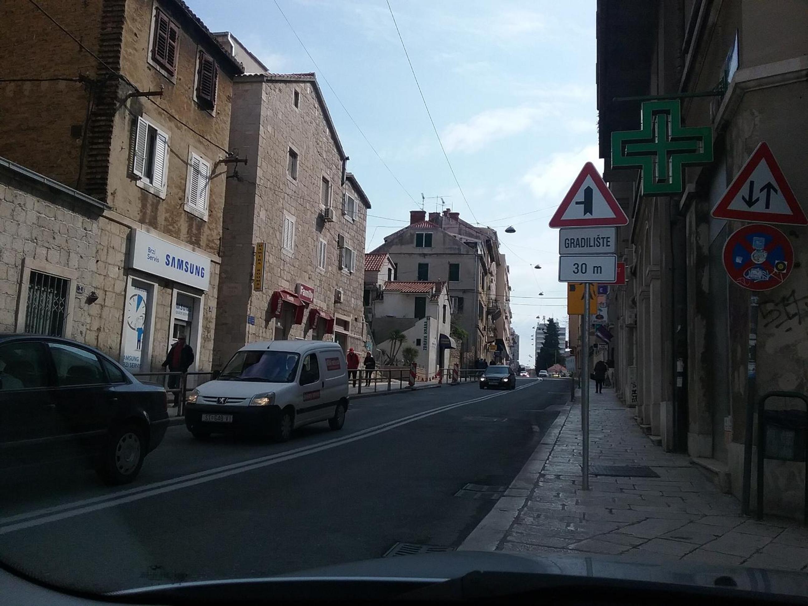 Apartment - Photo 47