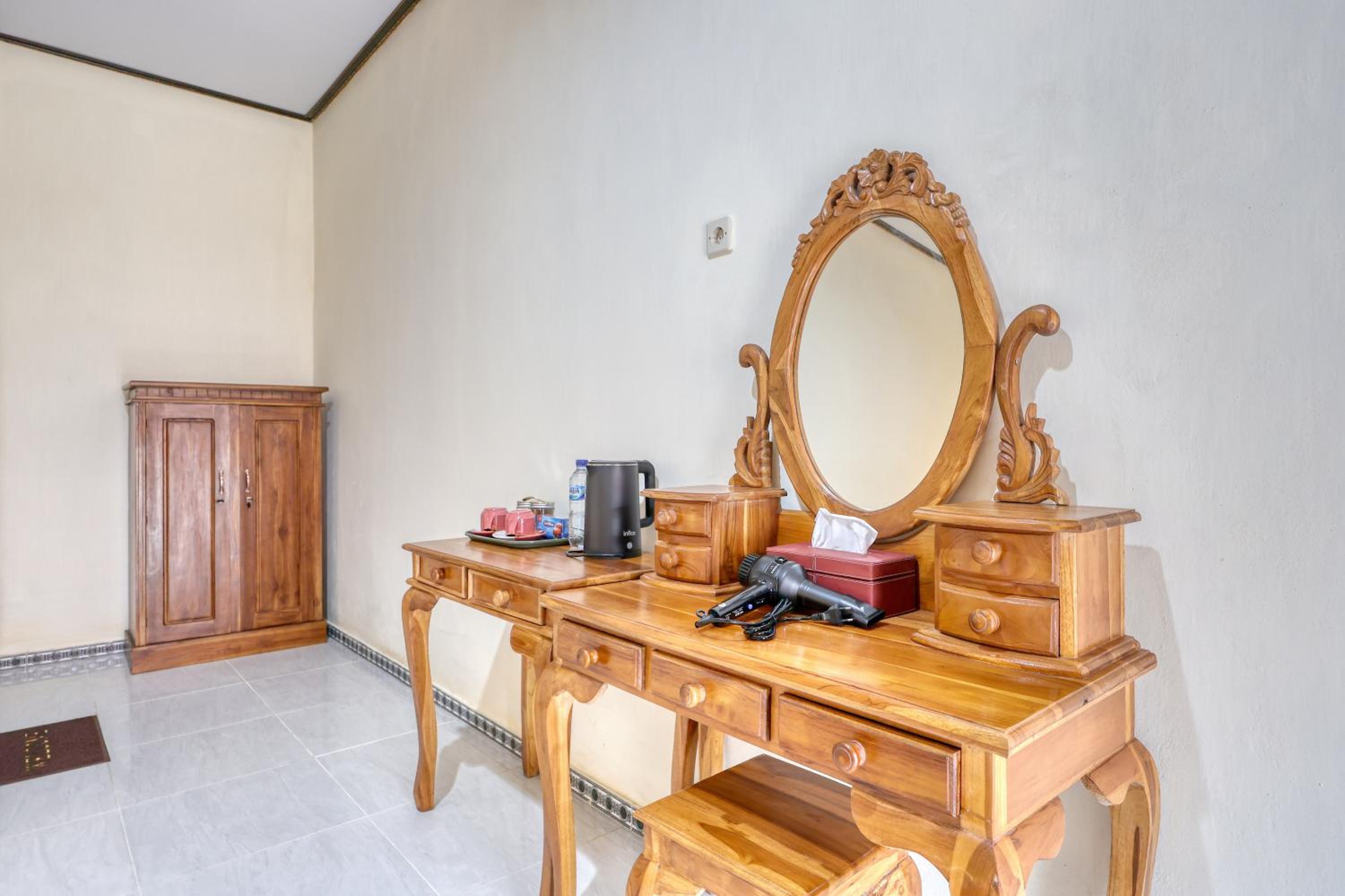 Twin Room - Photo 9