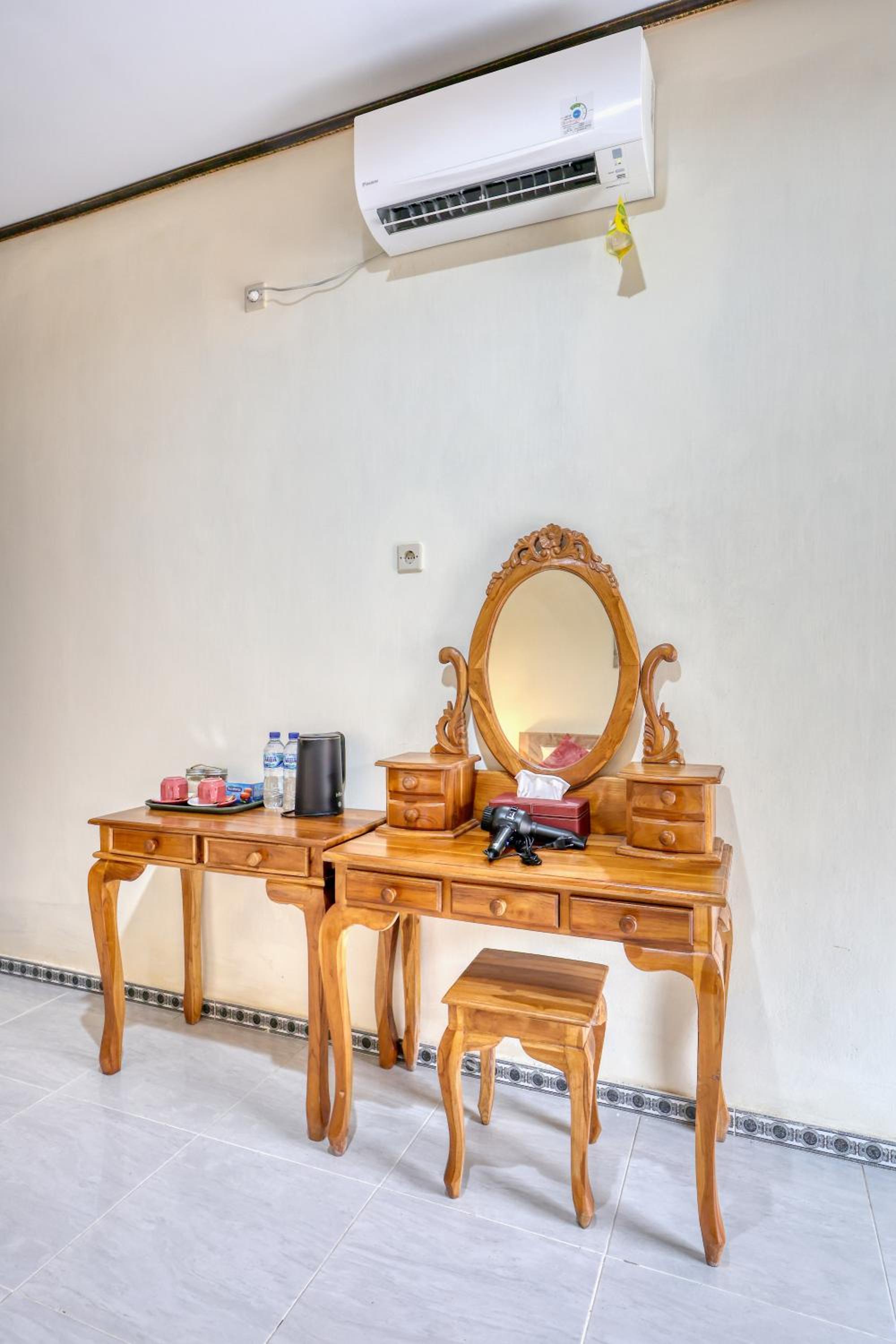 Twin Room - Photo 3