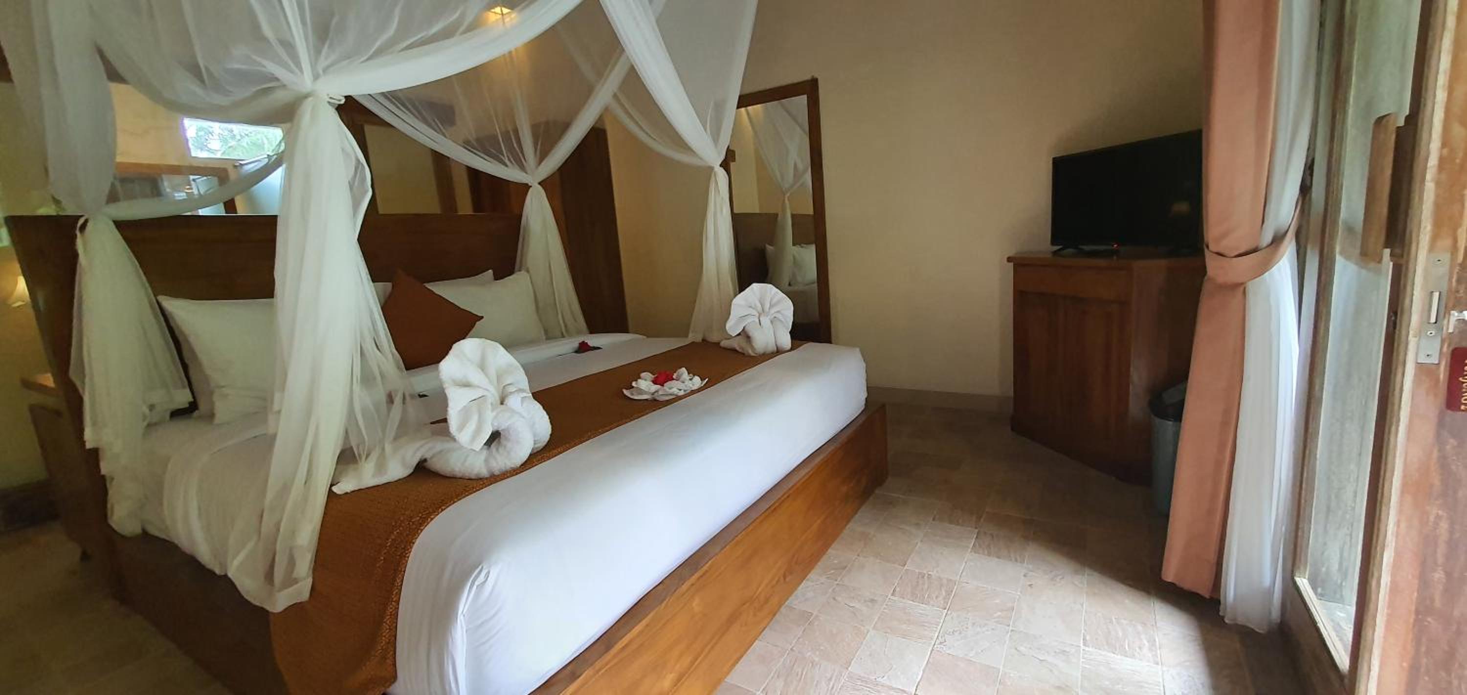 Two-Bedroom Villa - Photo 3